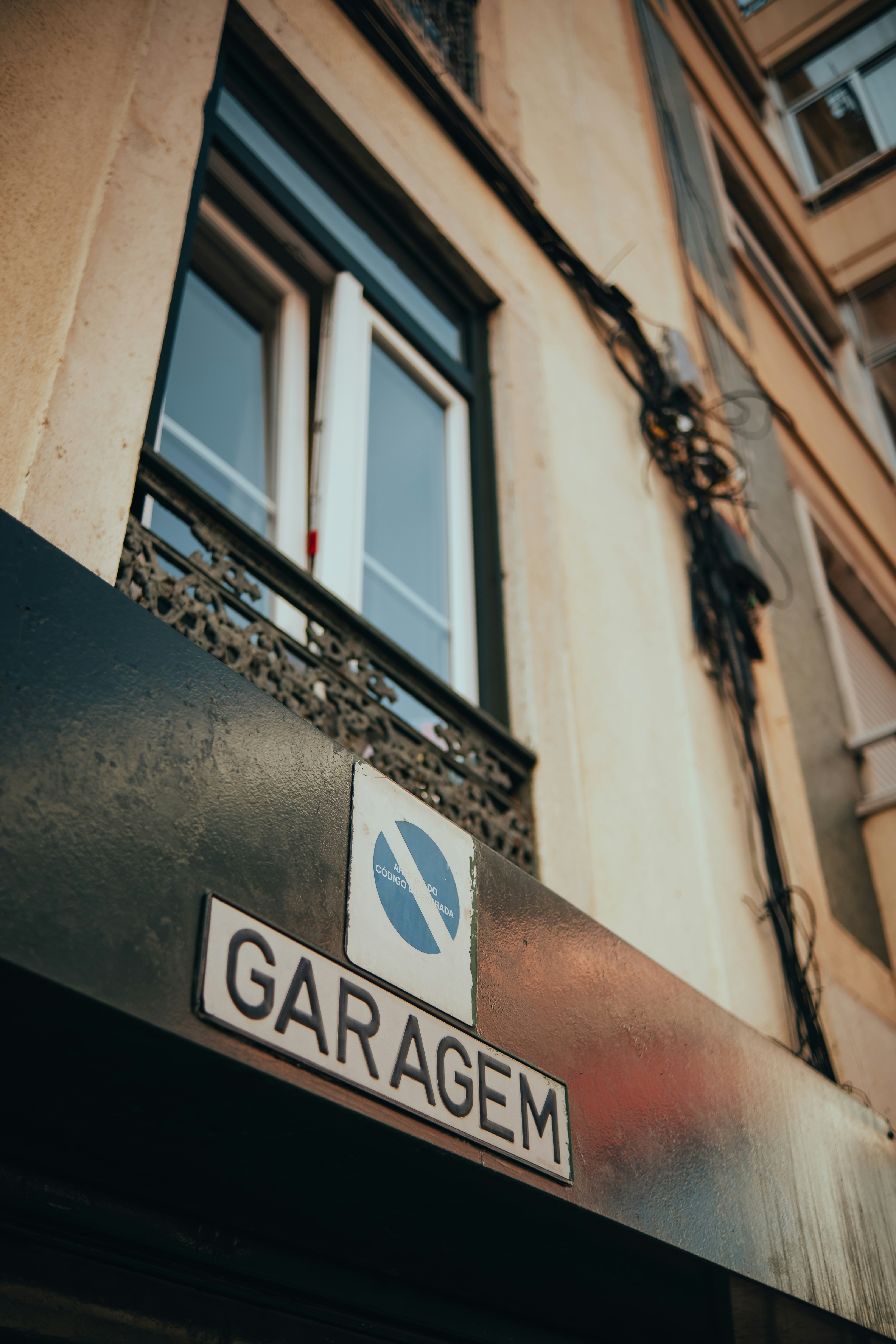 Garagem-Schild mit Parkverbotssymbol