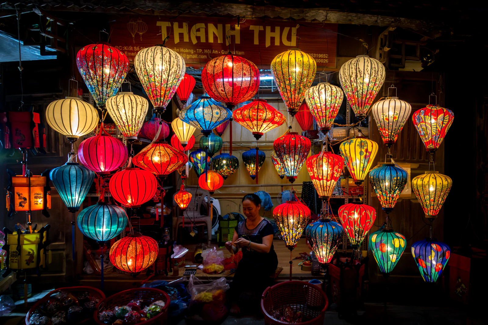 Colourful lanterns hanging in Hoi An night market