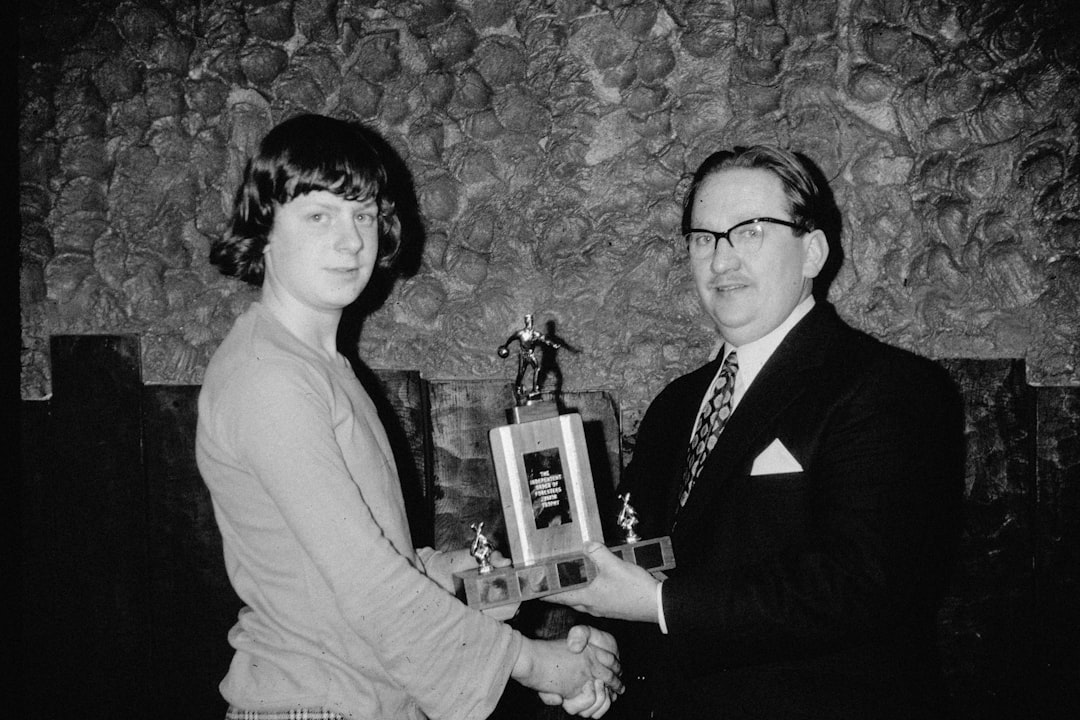 manager giving award - award programs for employees manager giving award - award programs for employees