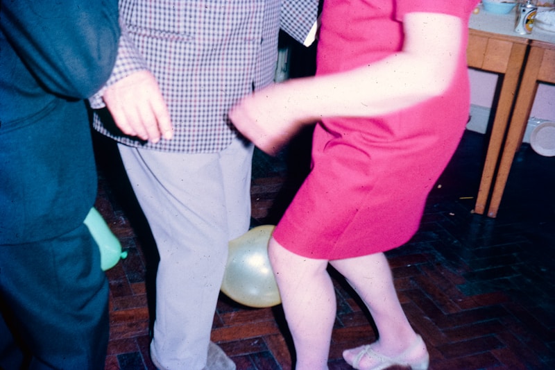 Không khí tiệc tối sôi động