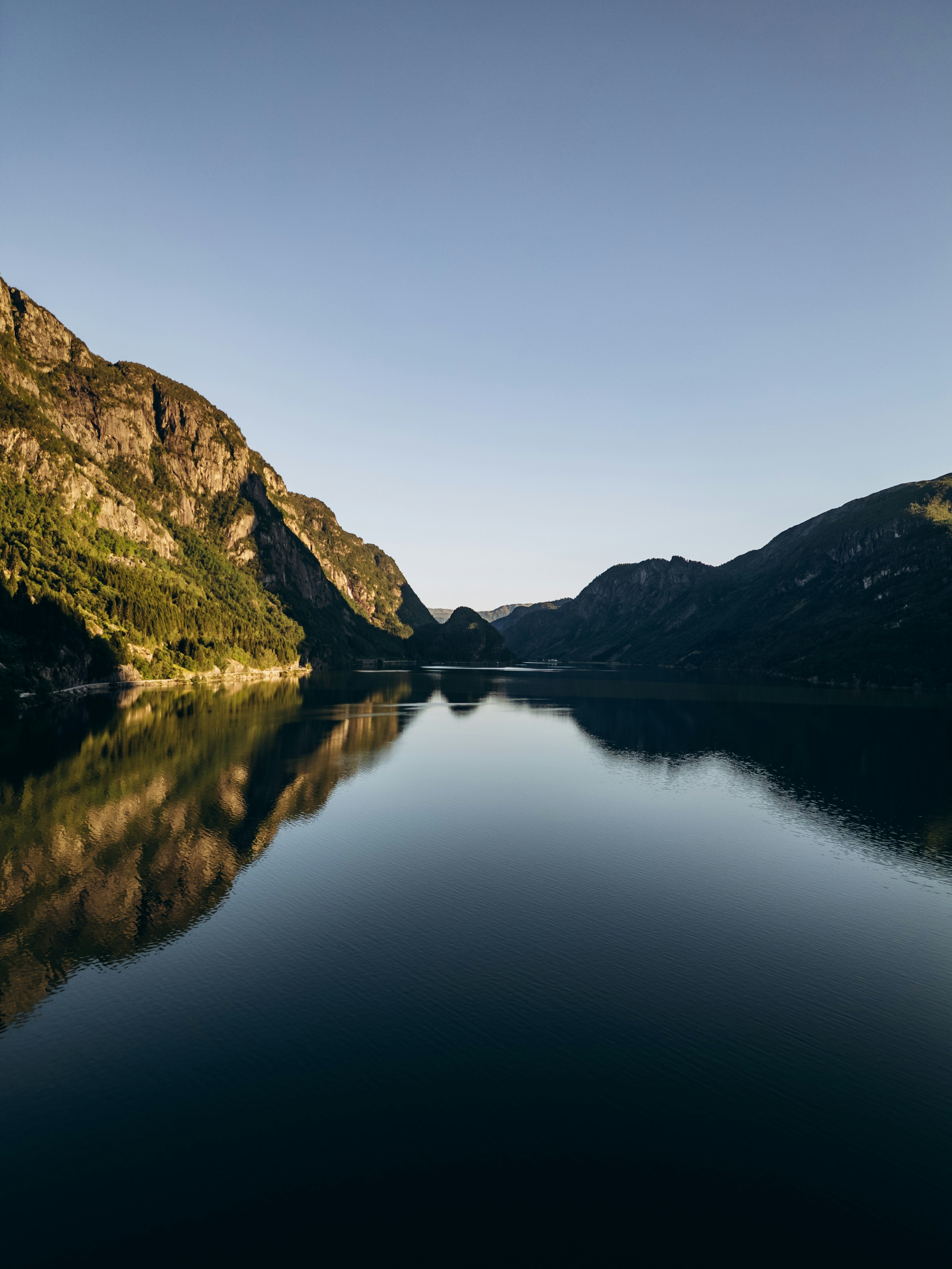 Photo by jonathanborba