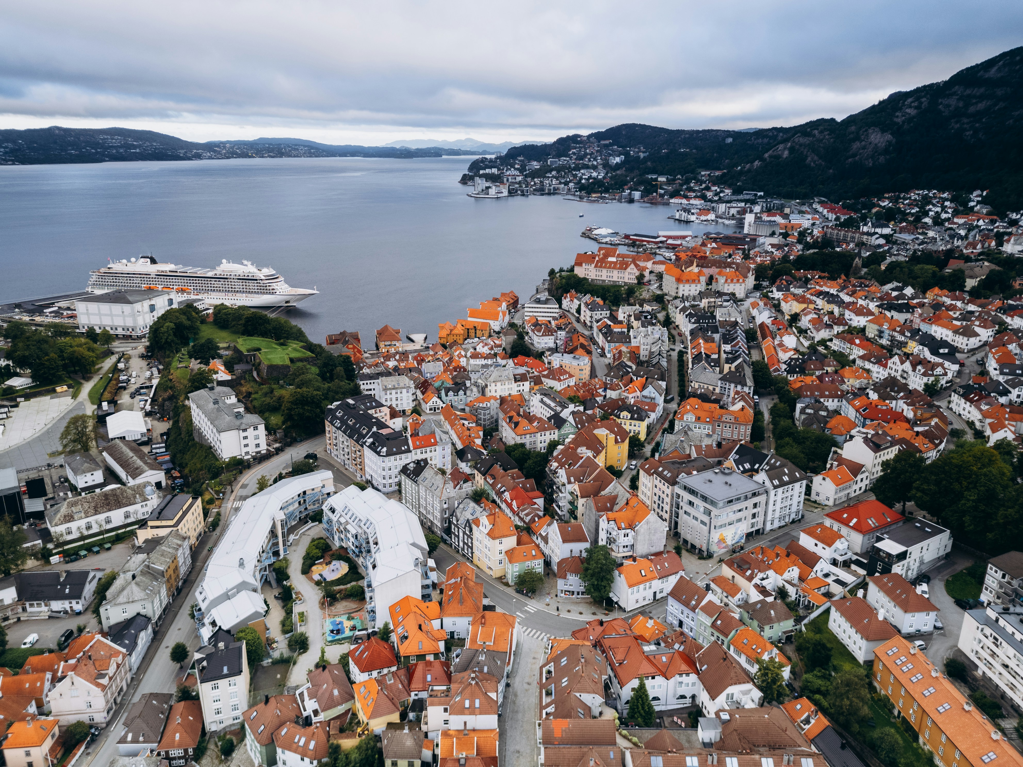 Photo by jonathanborba