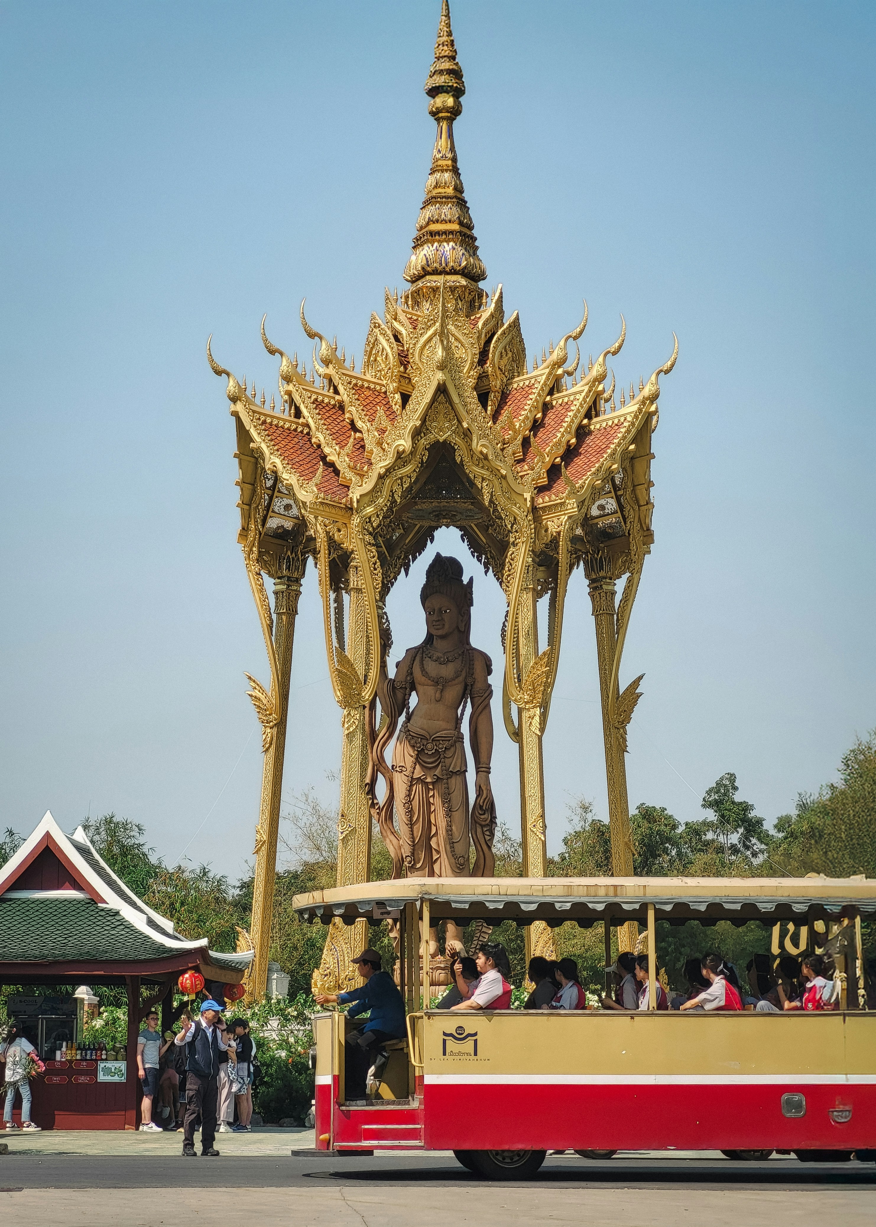 Buddhist Holy Days: Sacred Rhythms of Thai Life