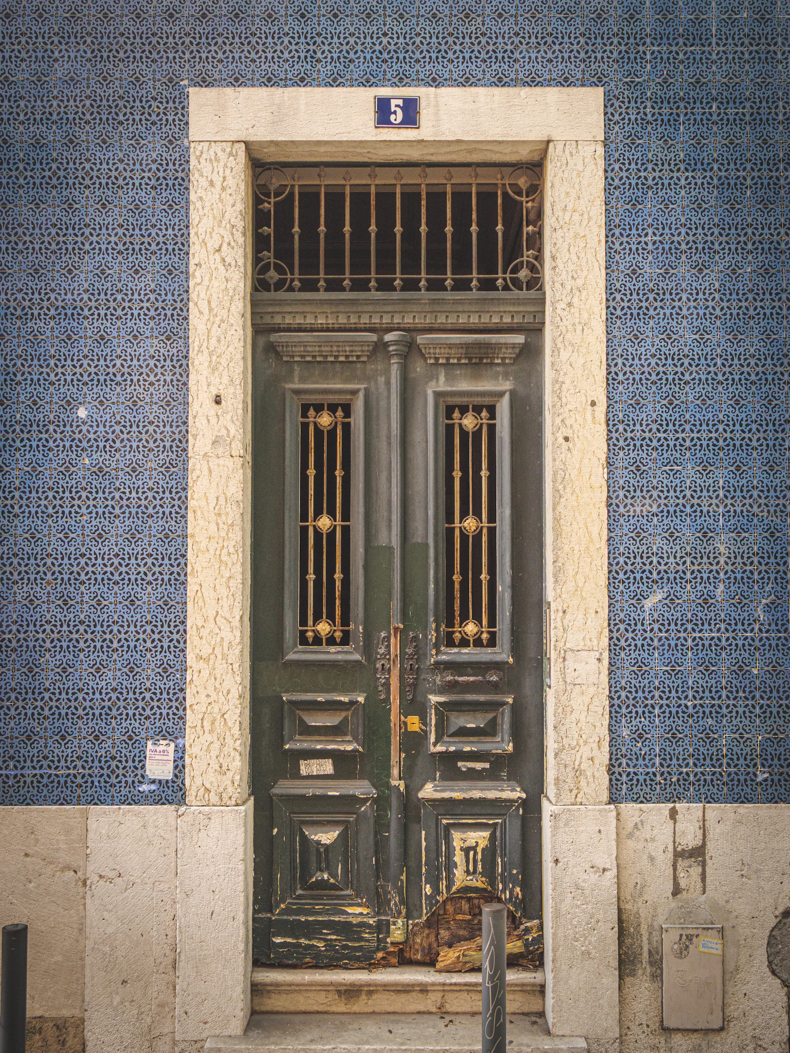 A tiled azulejo doorway in Lisbon