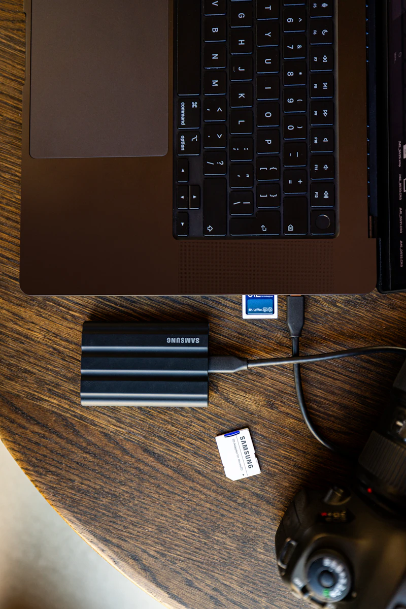 Cloud-Managed Enterprise SSDs & SAS Drives