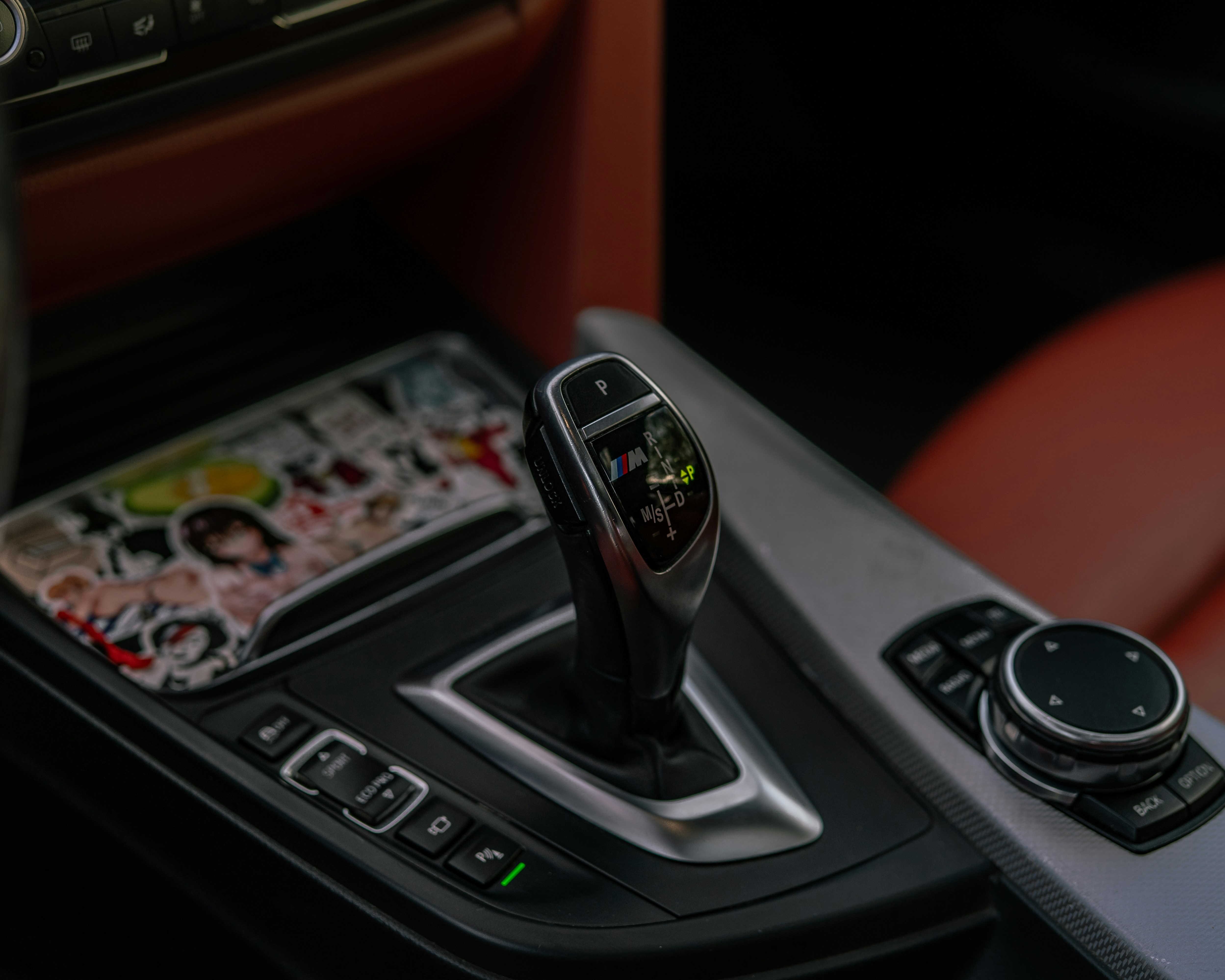 Best Car Chargers & Power Accessories (2026) – Fast Charging, Safety & Emergency Power