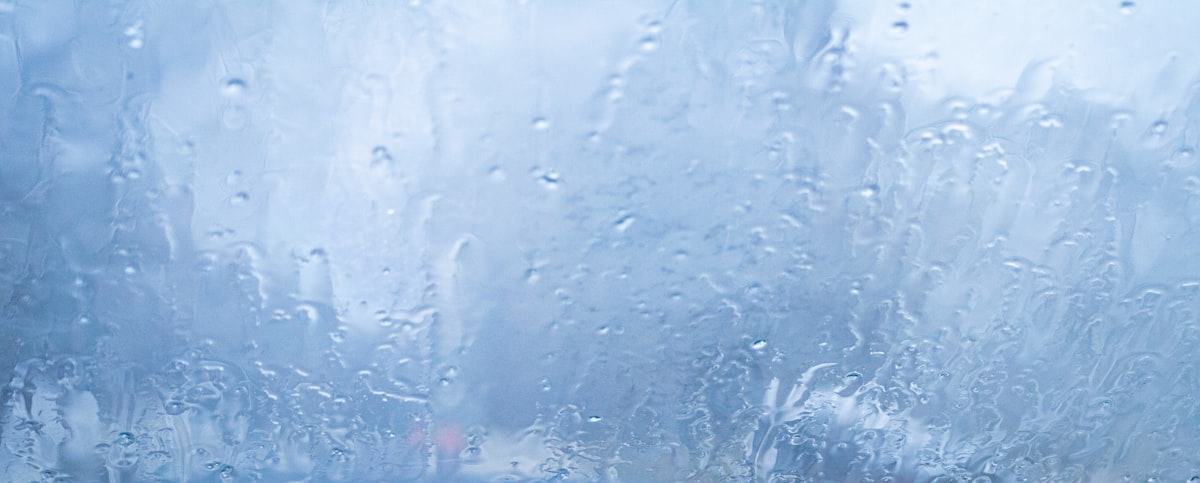 Що таке вологість у квартирі і до чого призводить постійна конденсація на вікнах