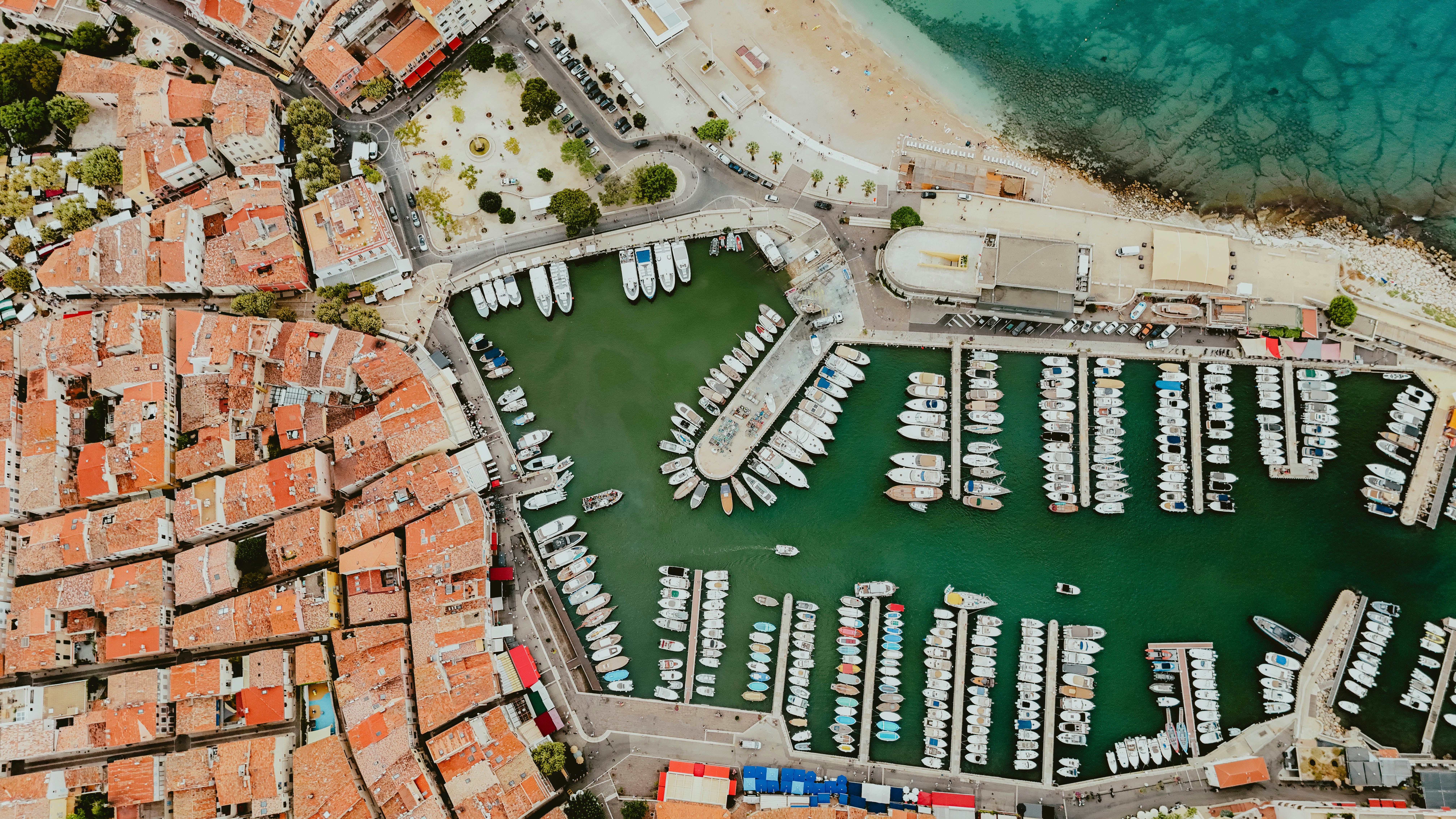 Photo by alingavriliuc