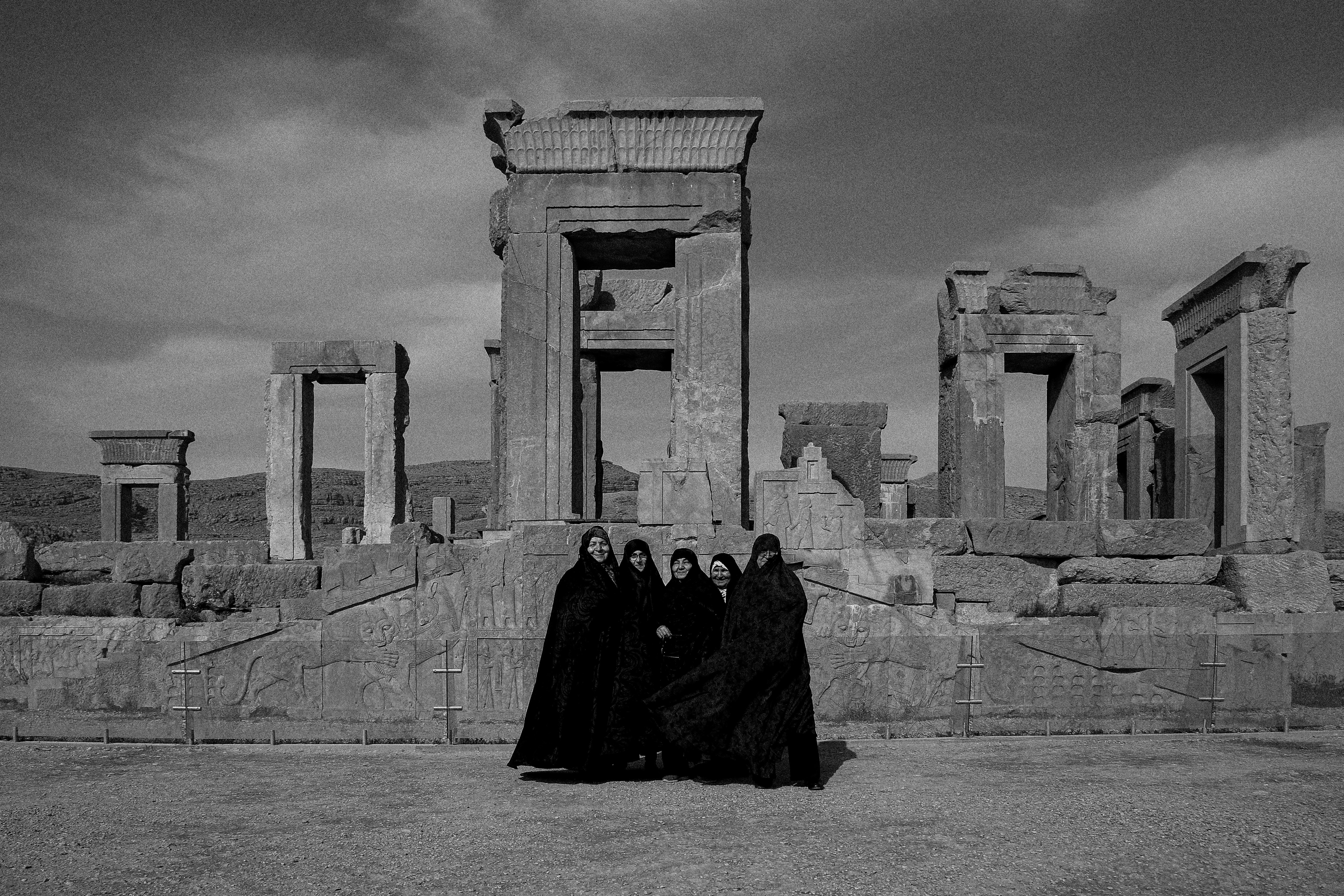 dark throne empire ruins