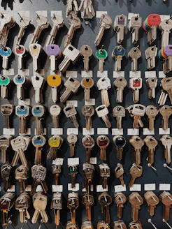 A wall displaying many different types of keys.