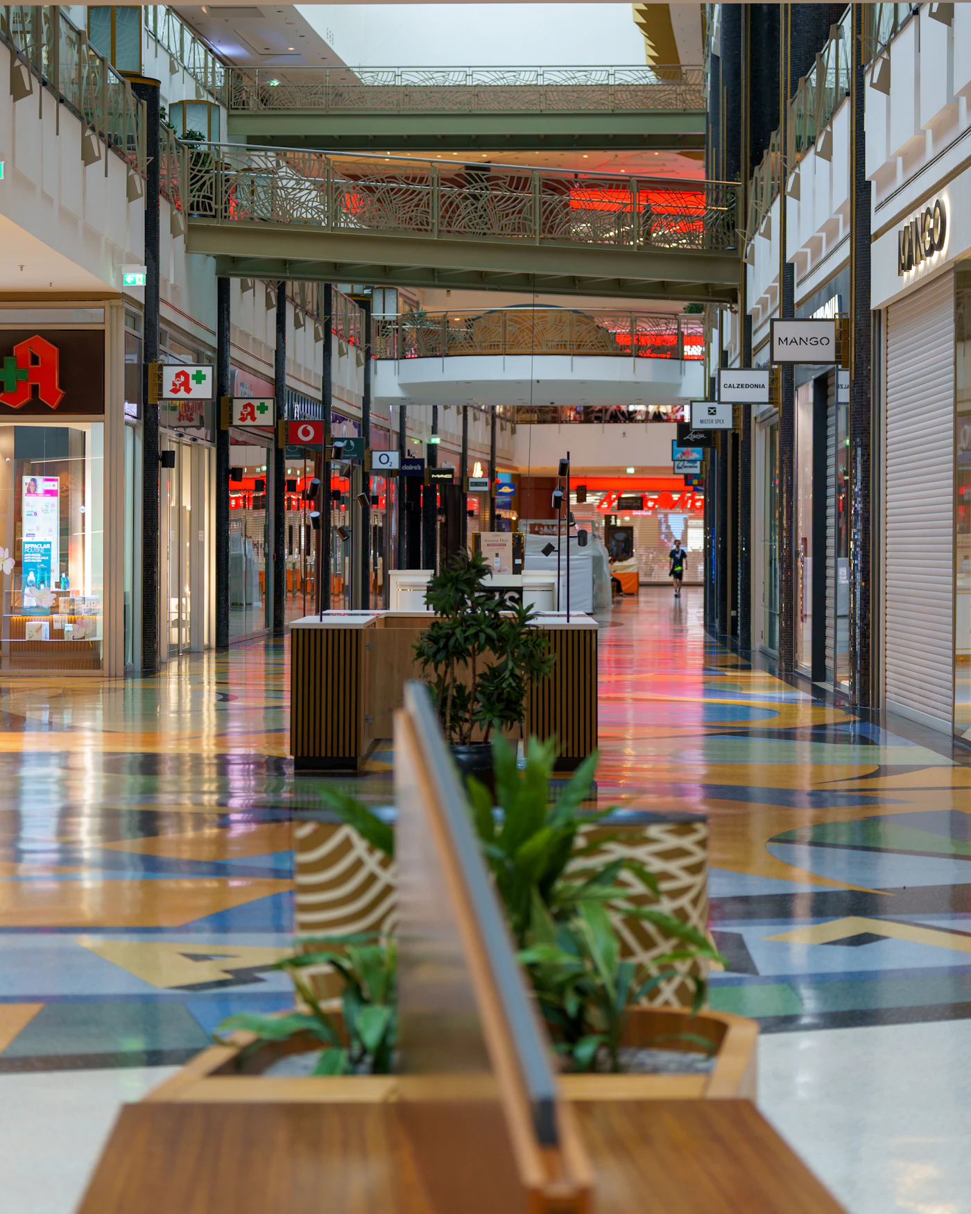 Galeria handlowa w niedzielę niehandlową – sklepy zamknięte, usługi mogą działać