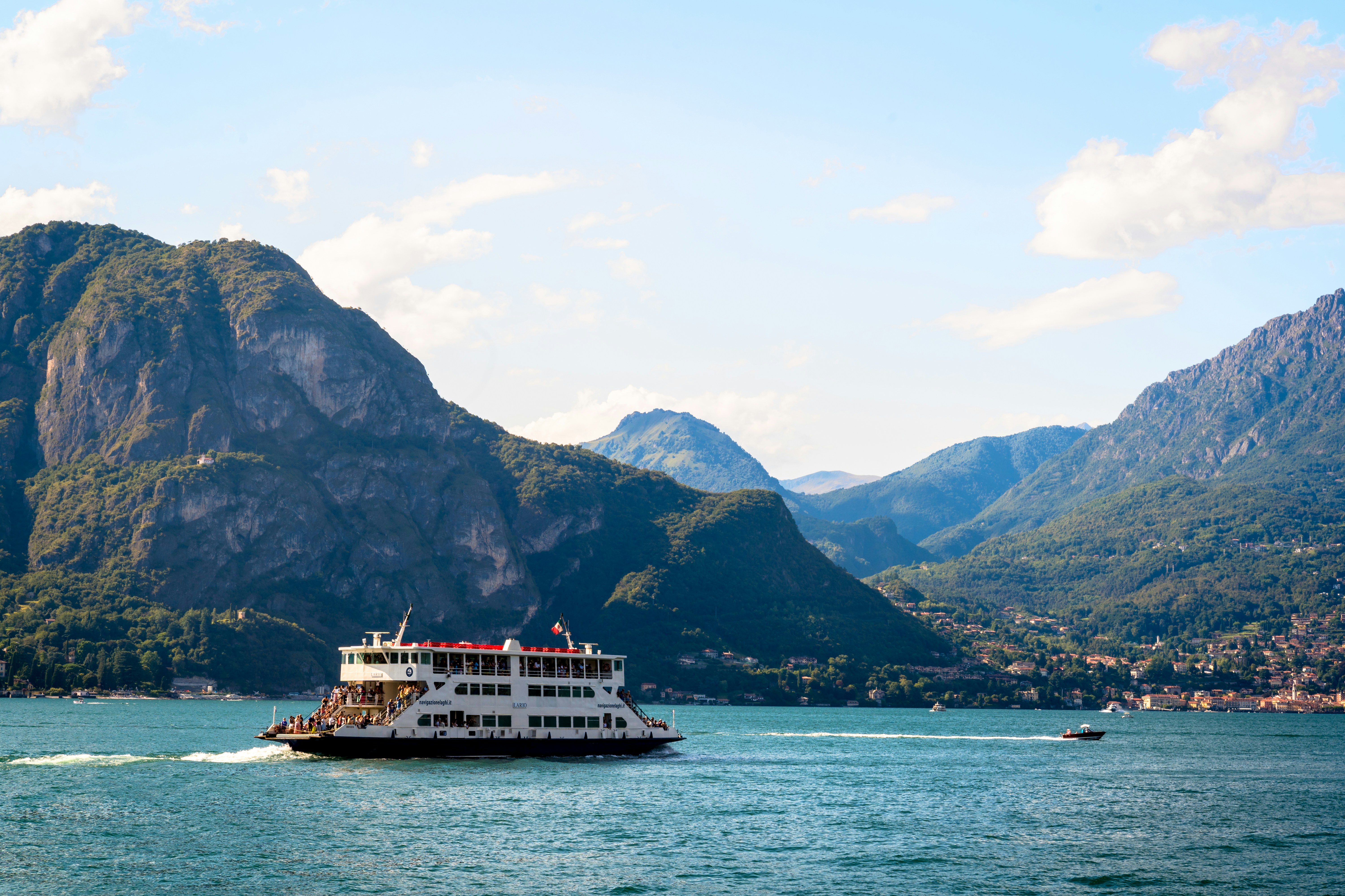 Photo by hassananayi