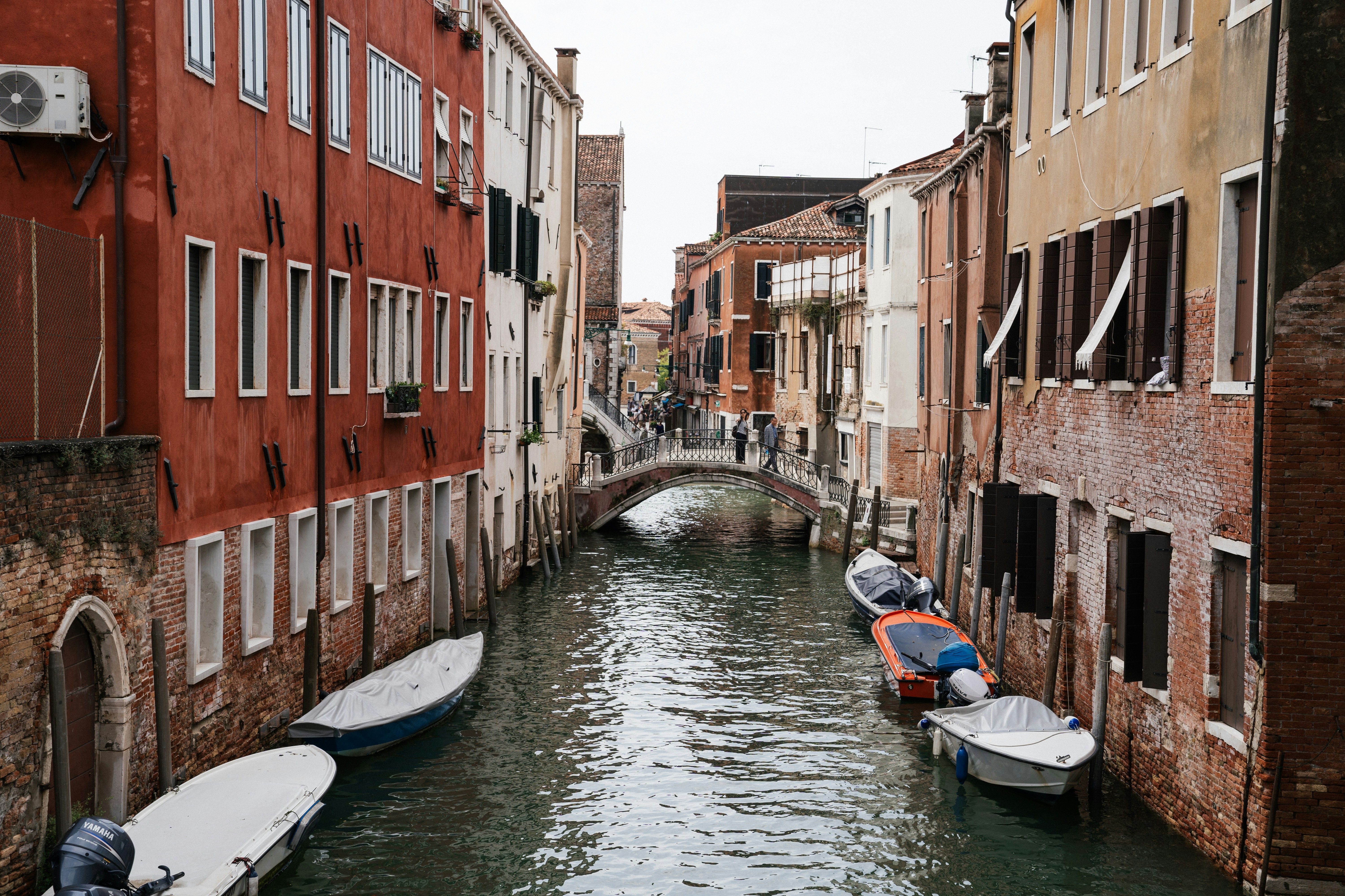 Photo by hassananayi