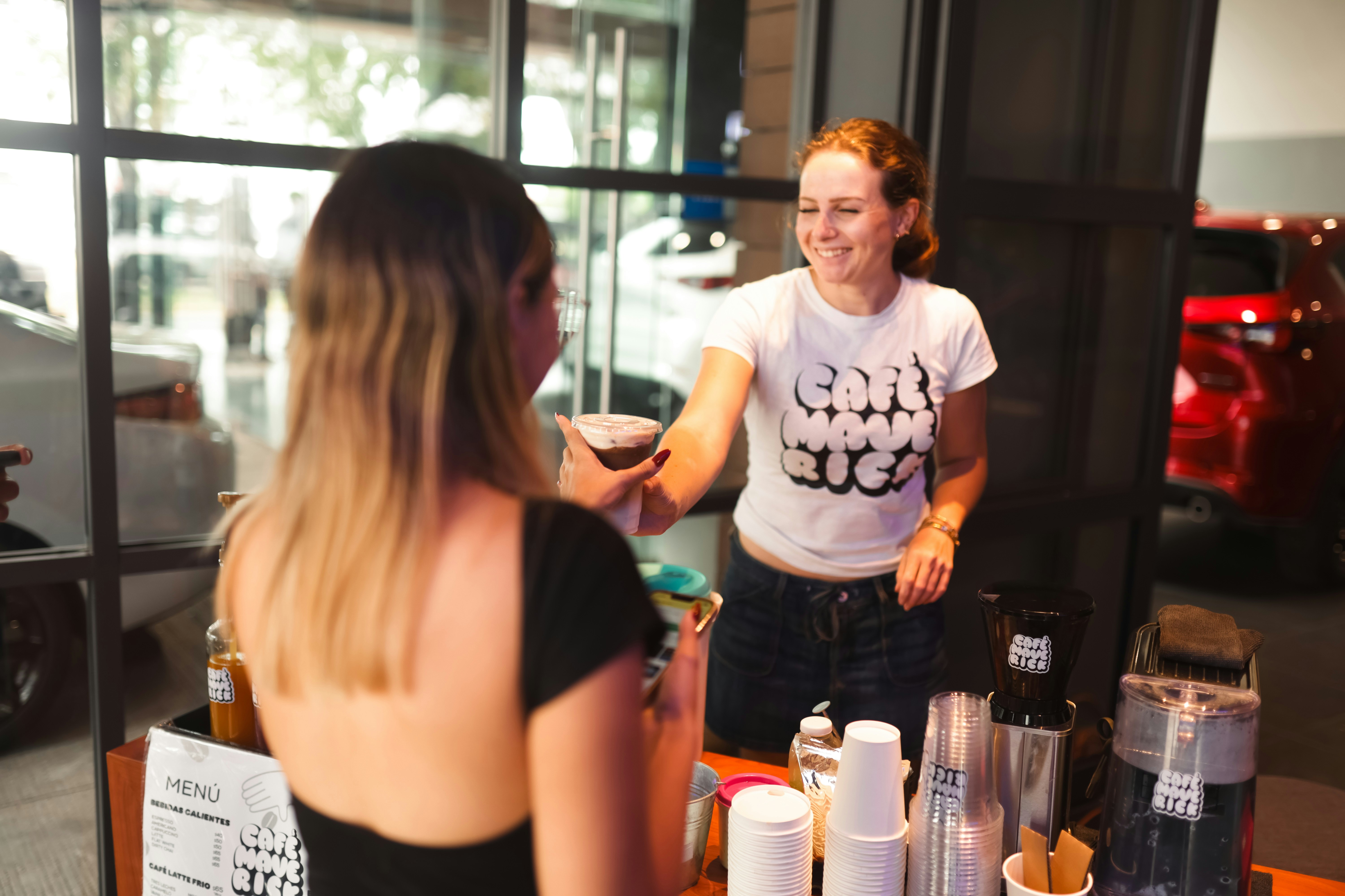 How Pop-Up Beauty Bars Won in 2025 — Lessons Brands Should Deploy in 2026