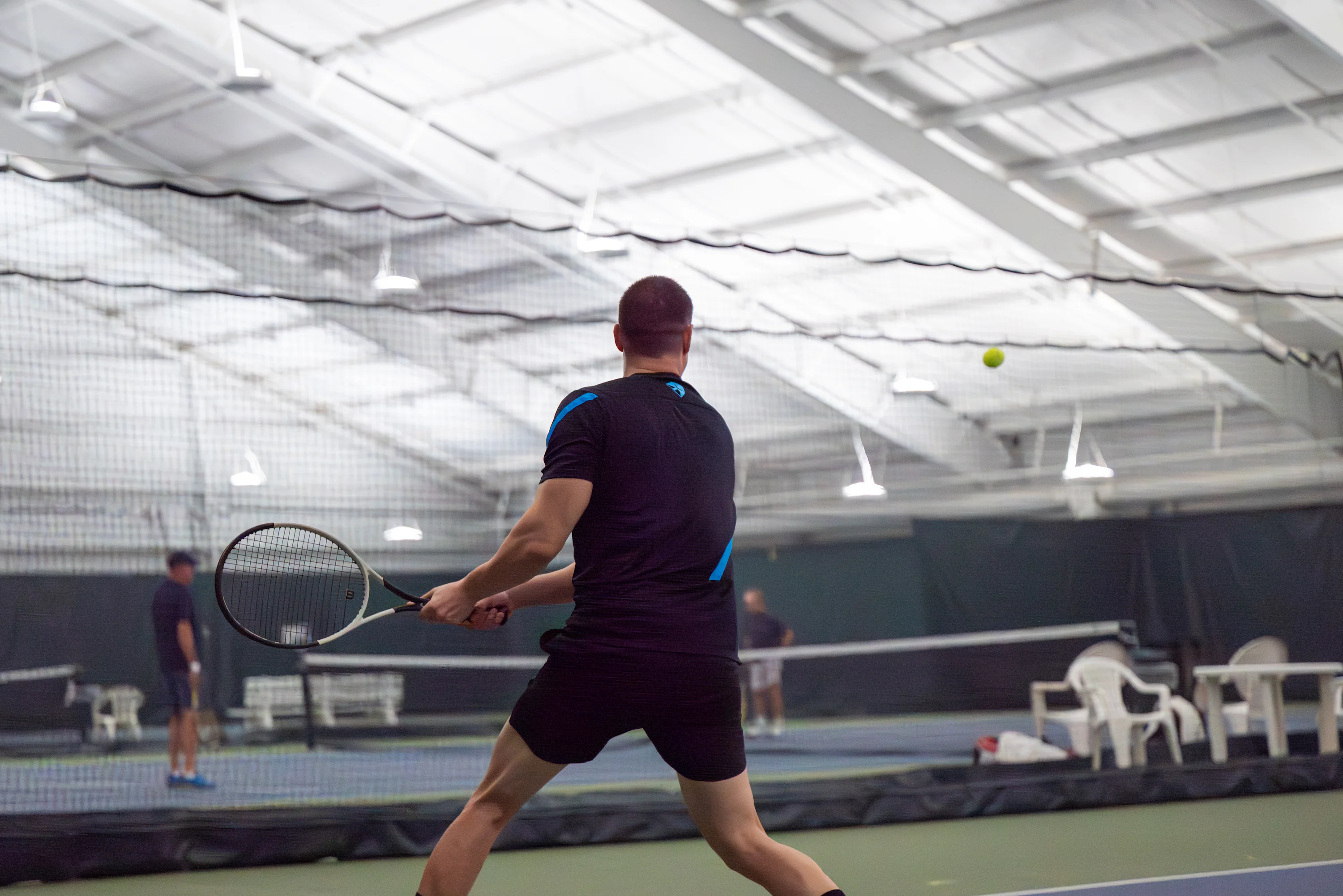 給新手的雙手反手拍指南:找回身體最自然的流動節奏