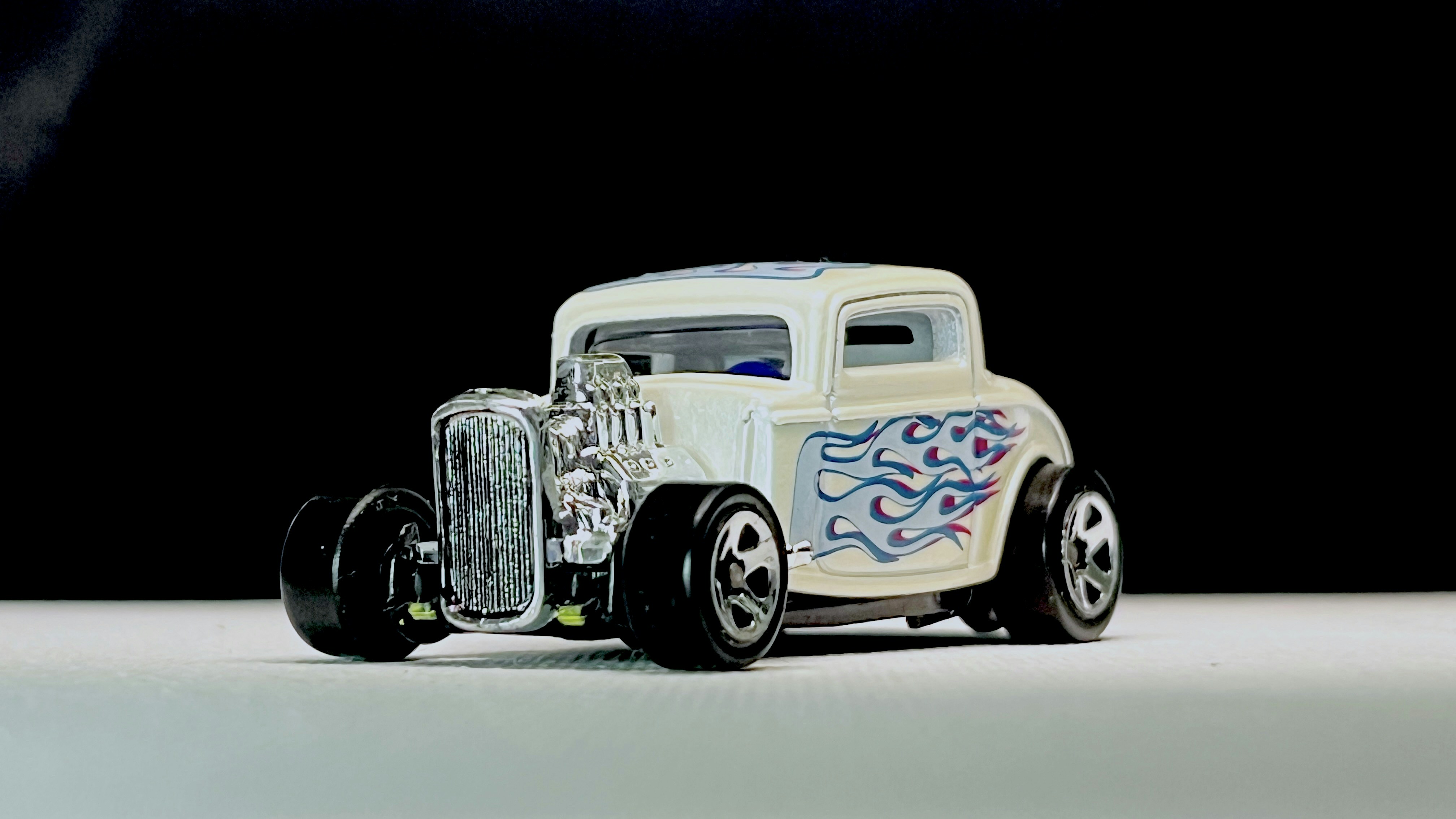 classic car watercolor, vintage vehicle art, watercolor car painting, classic automobile design, ilustrasi artikel Watercolor Style Classic Car Backgrounds 3