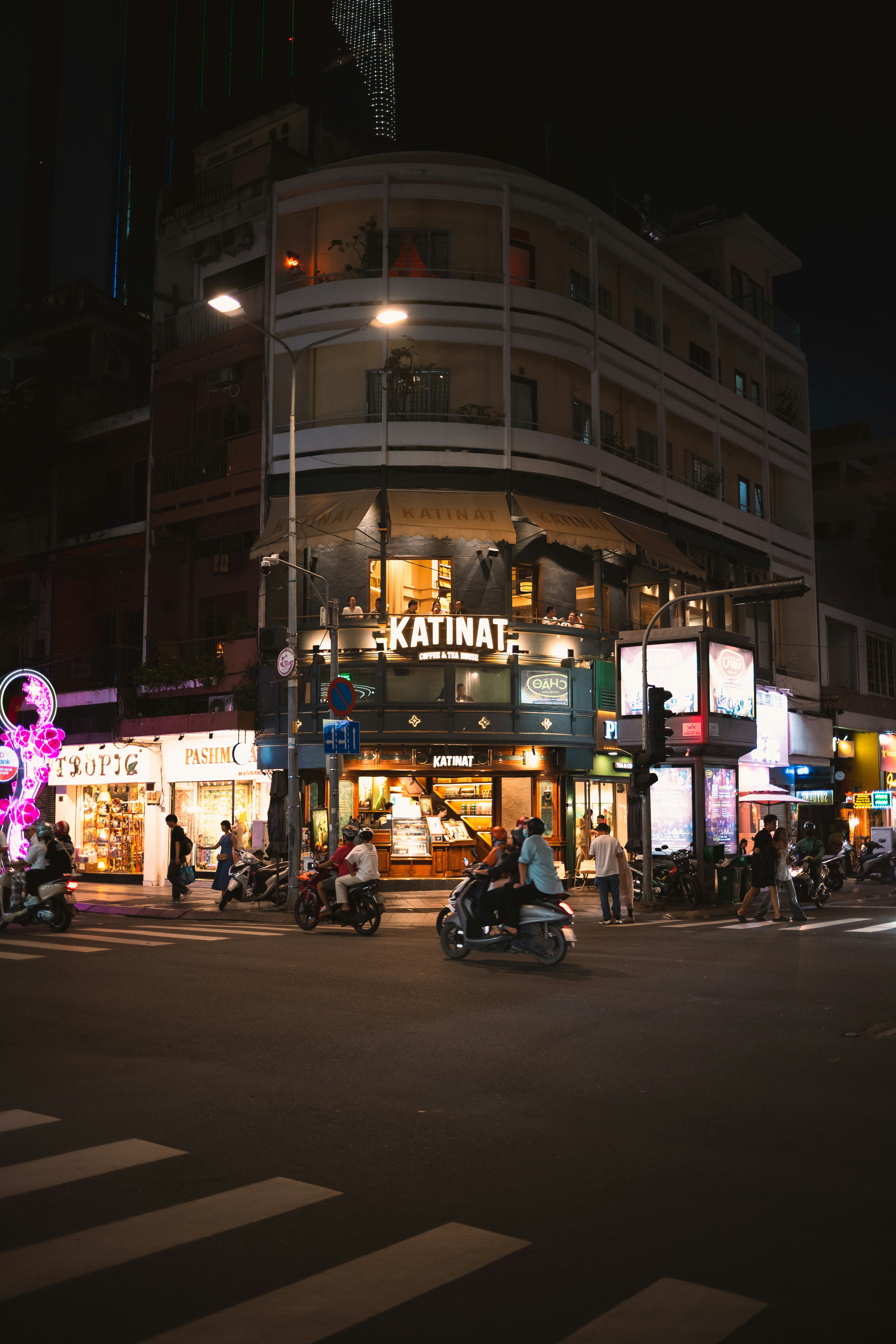 Han Market Area and Downtown Streets