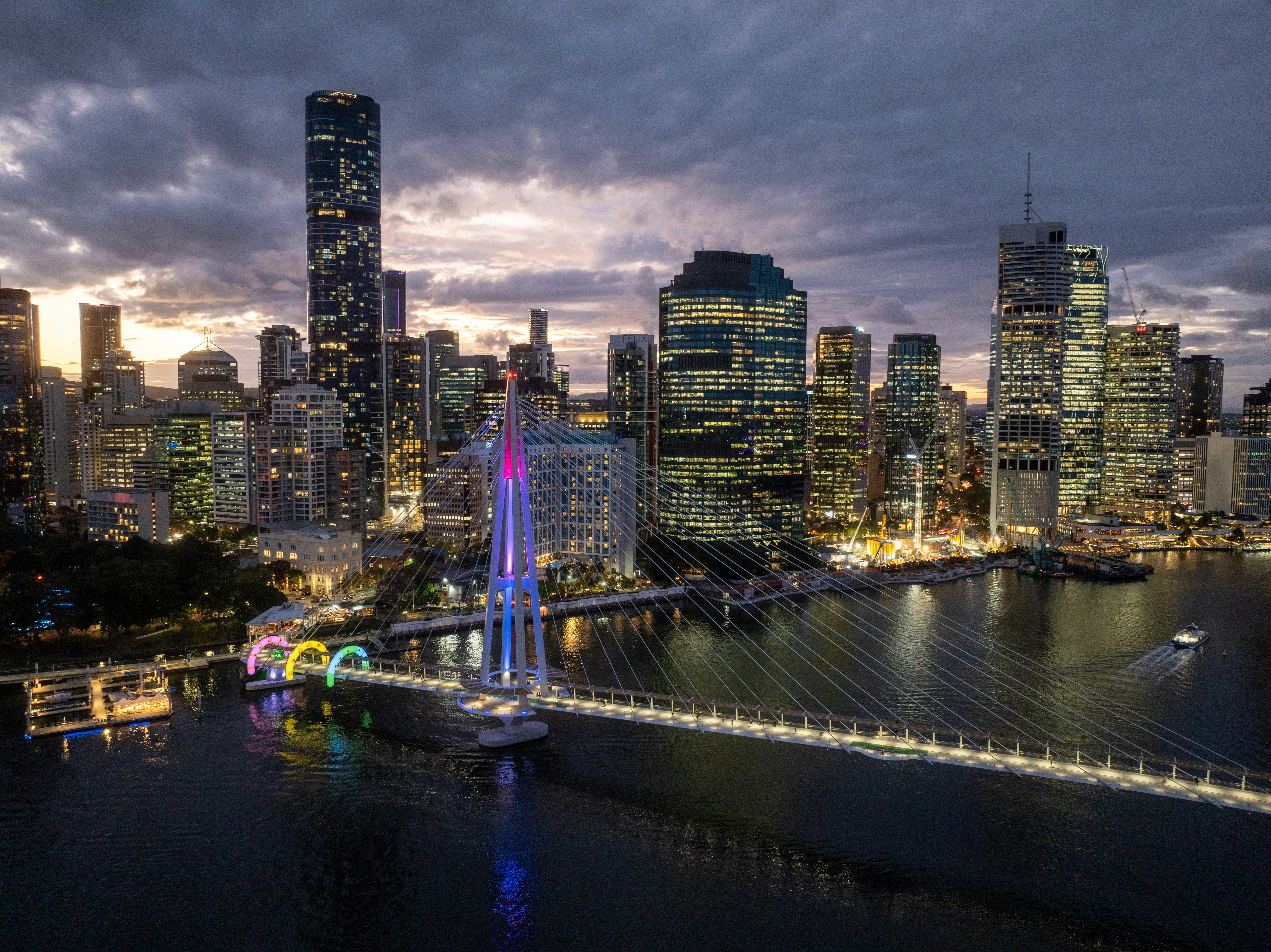 Photo by sebastianluo