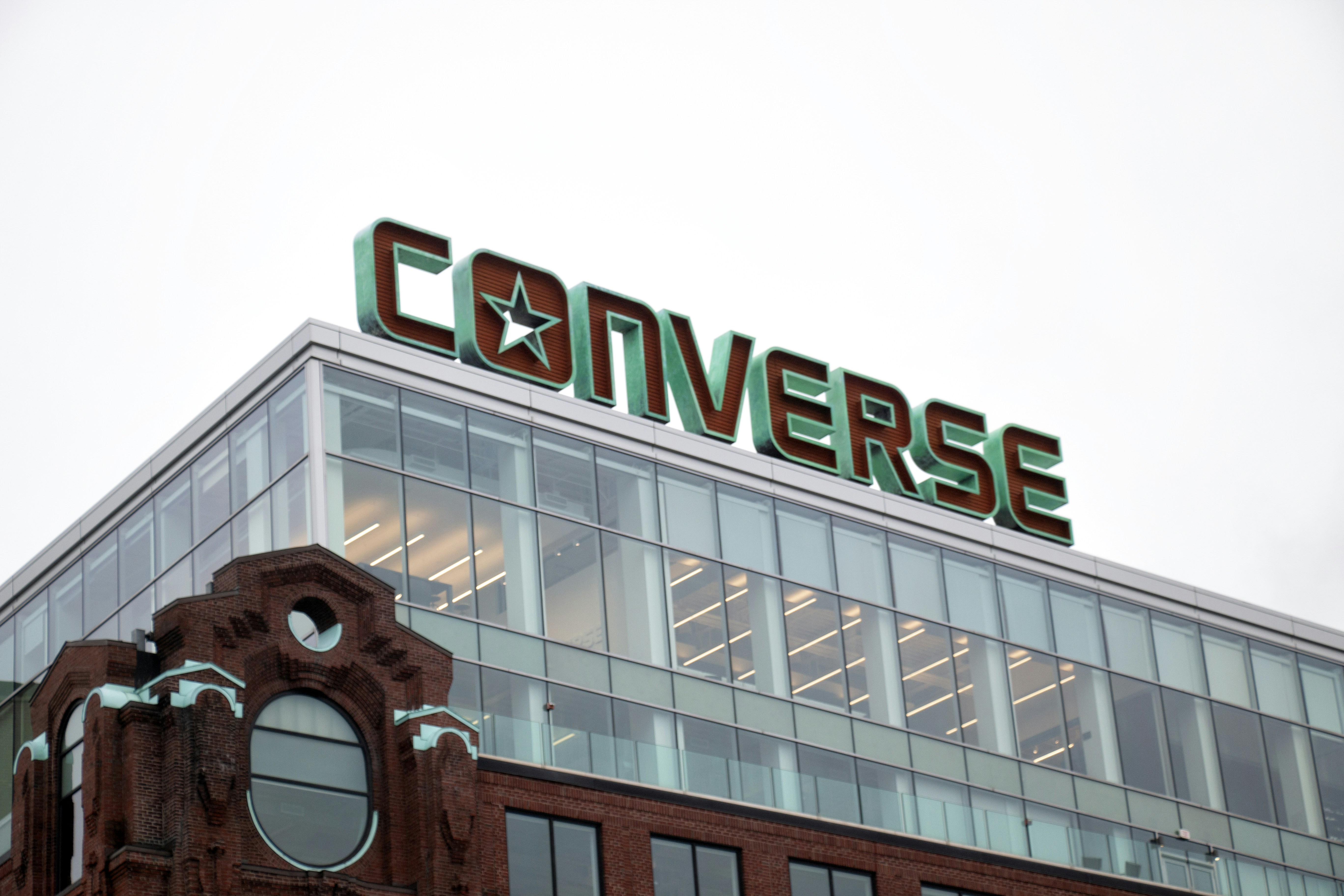 Oppenheimer Maintains Underperform on Cadence Design Systems, Raises Price Target to $225