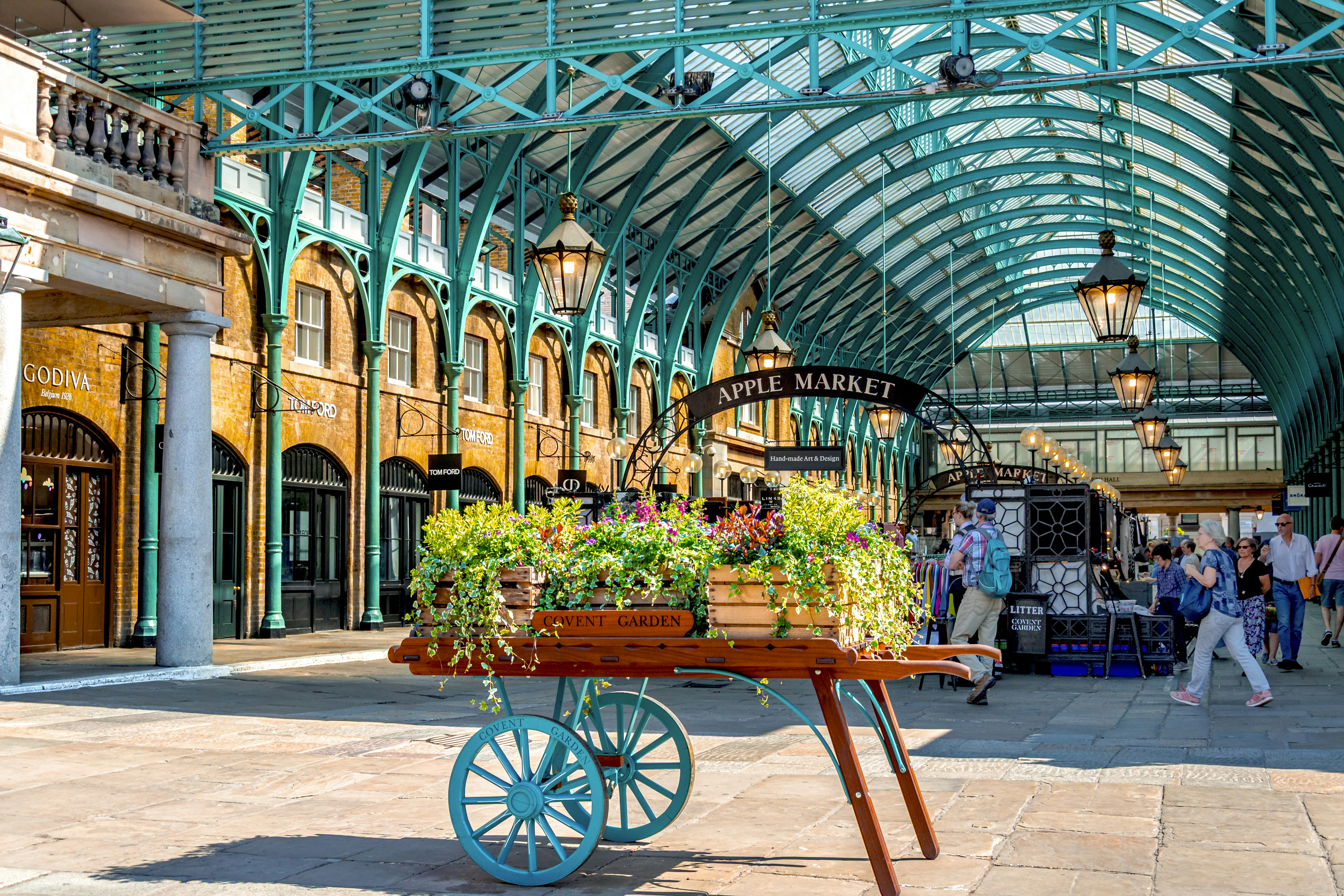 Shrinking Baskets: UK Consumers Rethink The Weekly Shop Amid Economic Strain