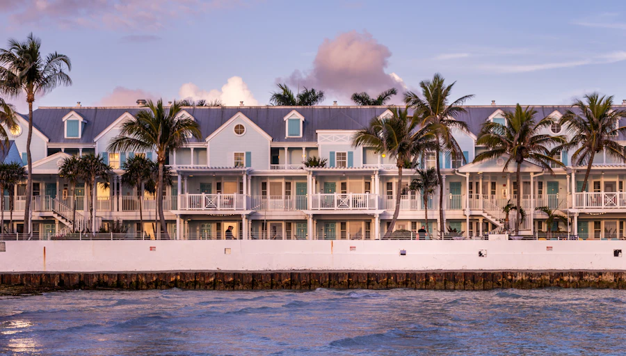 Mediterranean-style Florida community with palm trees for Tradition