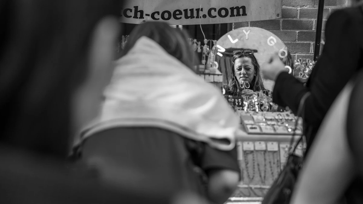 Vender semijoias em feira: a conferência do mesmo dia que salva o seu lucro