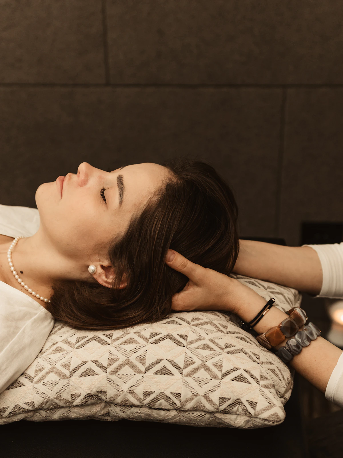 Relaxing head and scalp care experience