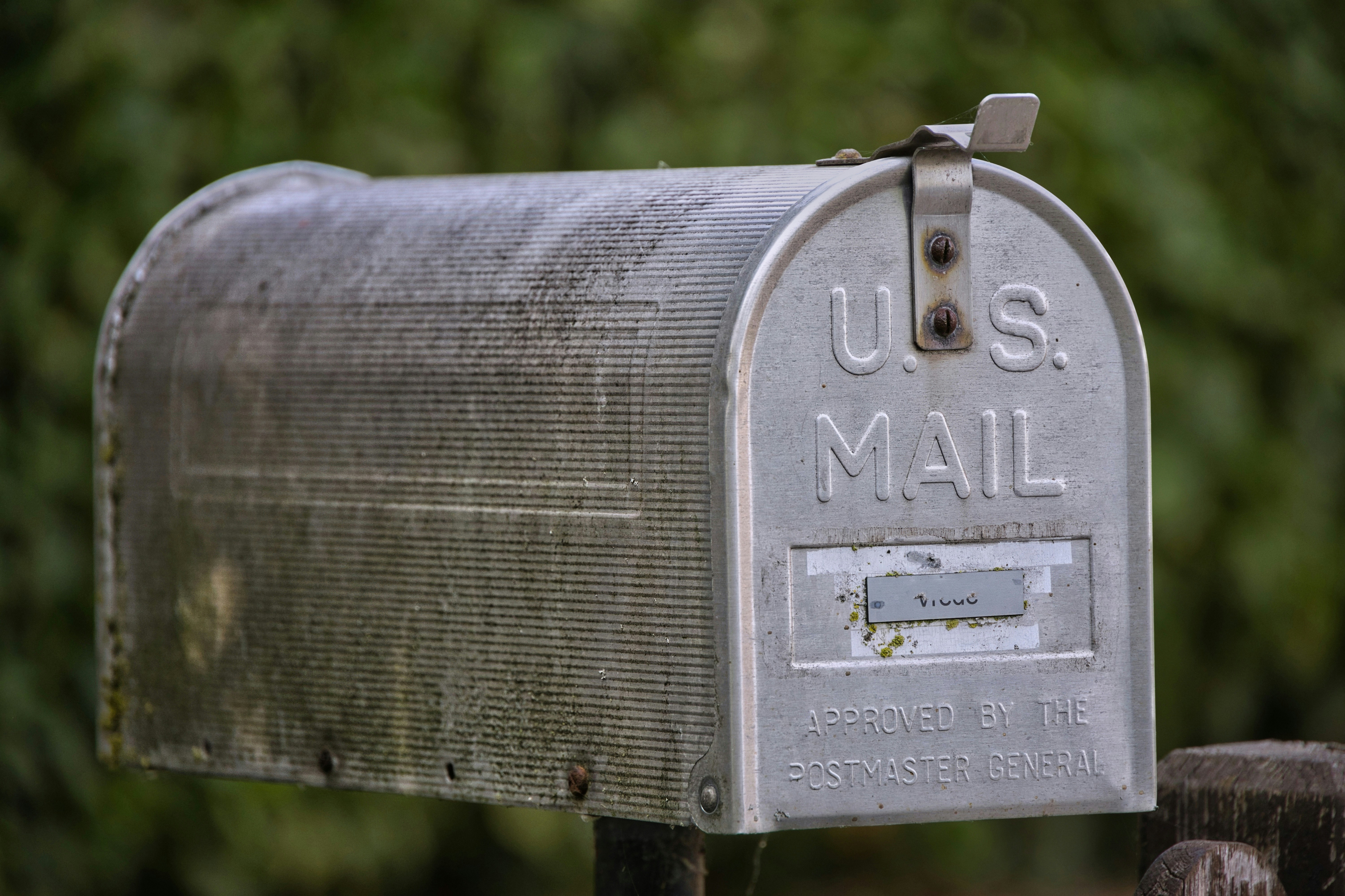 Illustration of personalized email delivery