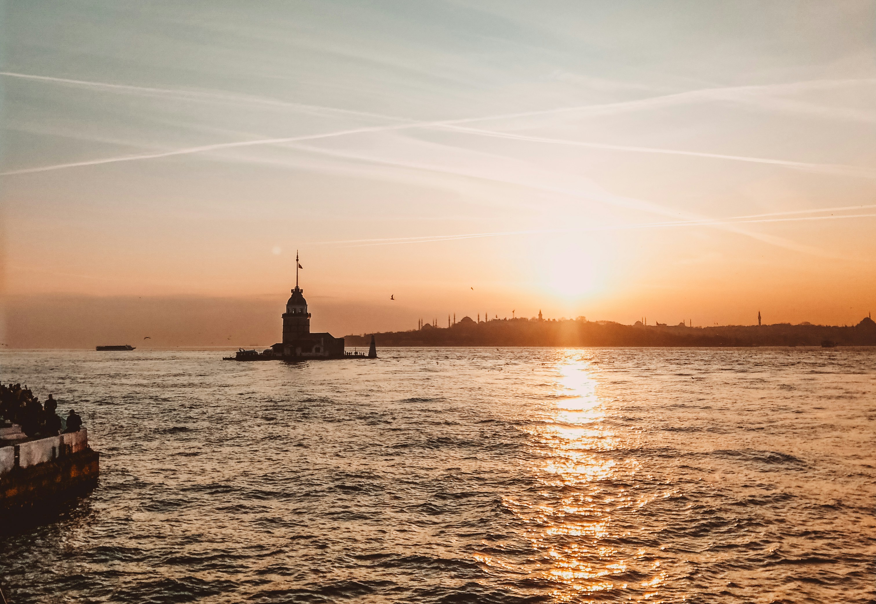 Maiden's tower in istanbul at sunset