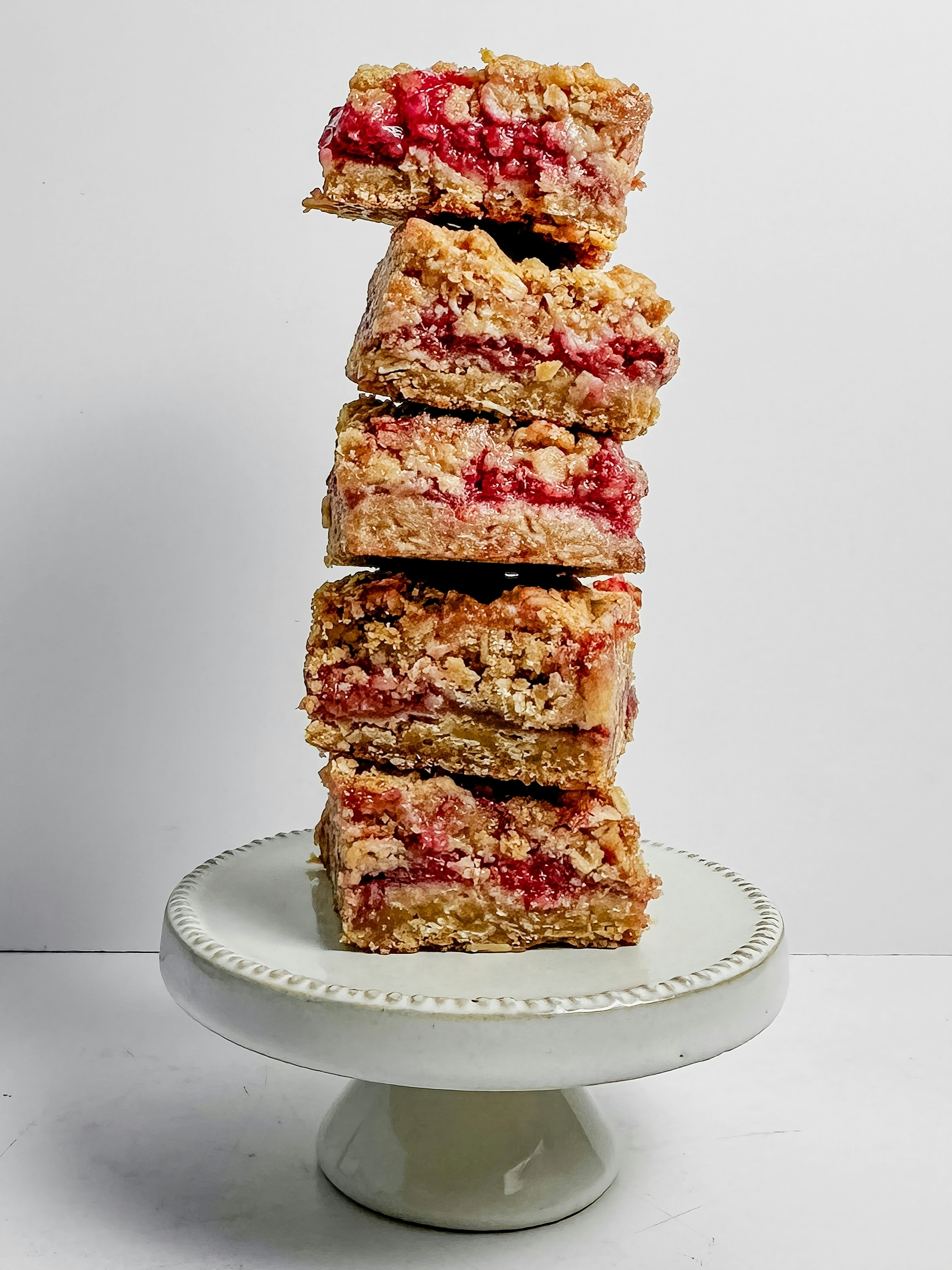 Delicious Raspberry Oatmeal Cookie Bars