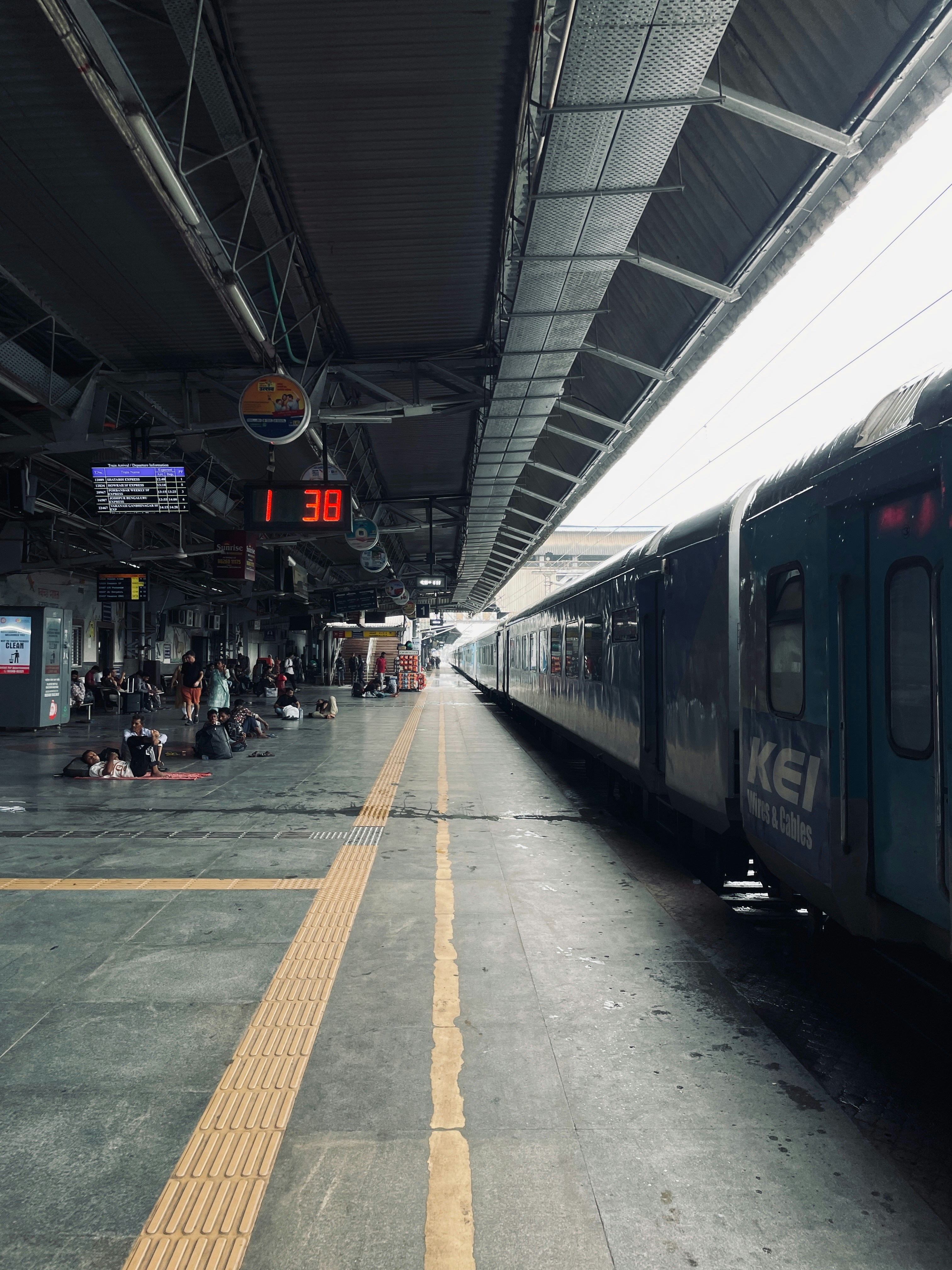 Photo by dhruvvbhatt