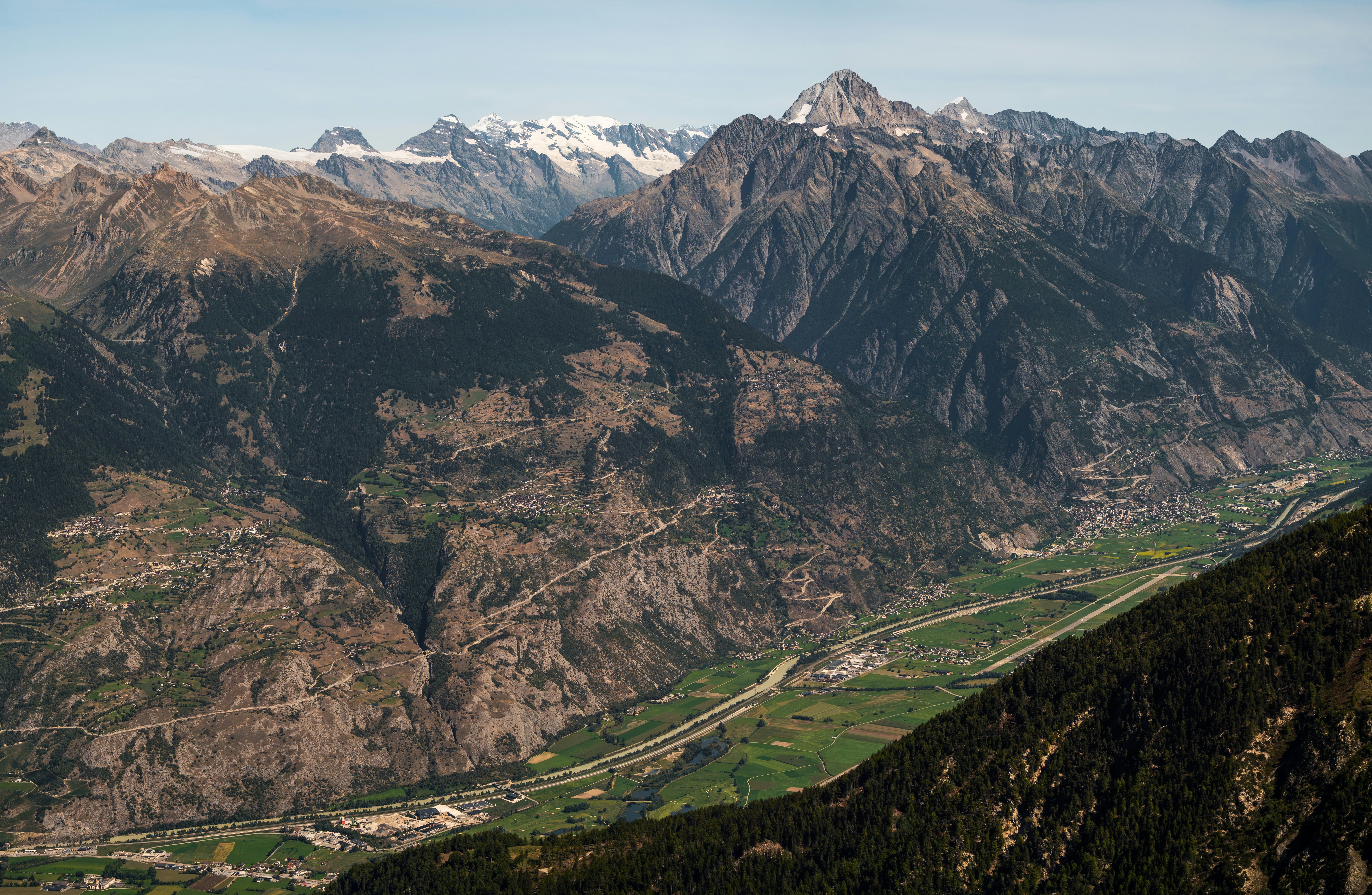 Photo by poli_graphy