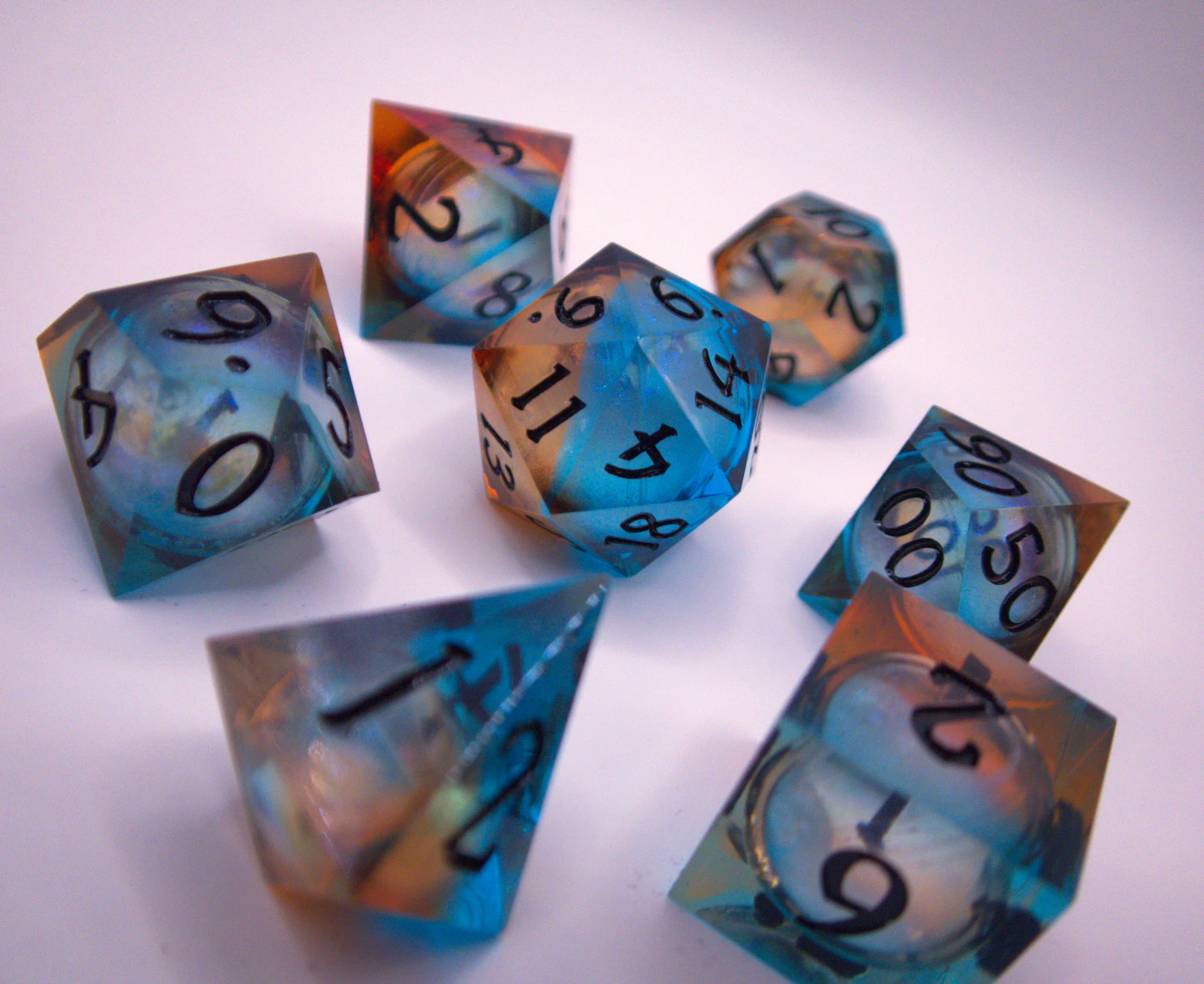 Dados poliedros de colores