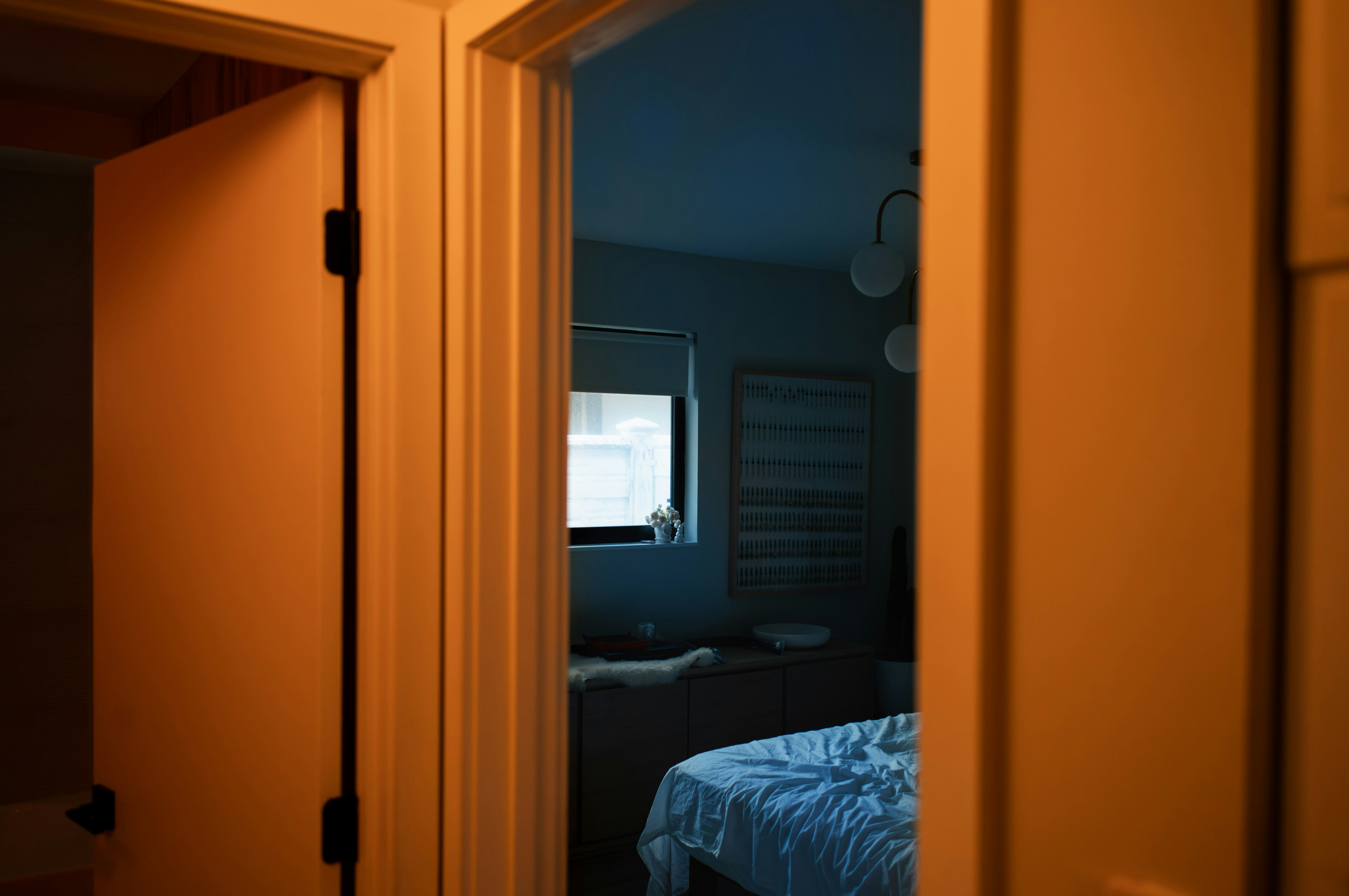 How to Know if Your Hotel Room Has Been Bugged on a Work Trip