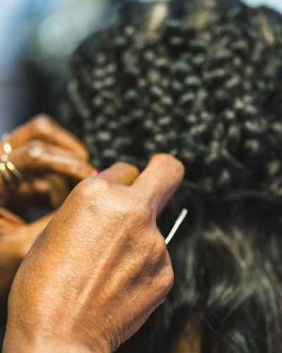 Hair artisan