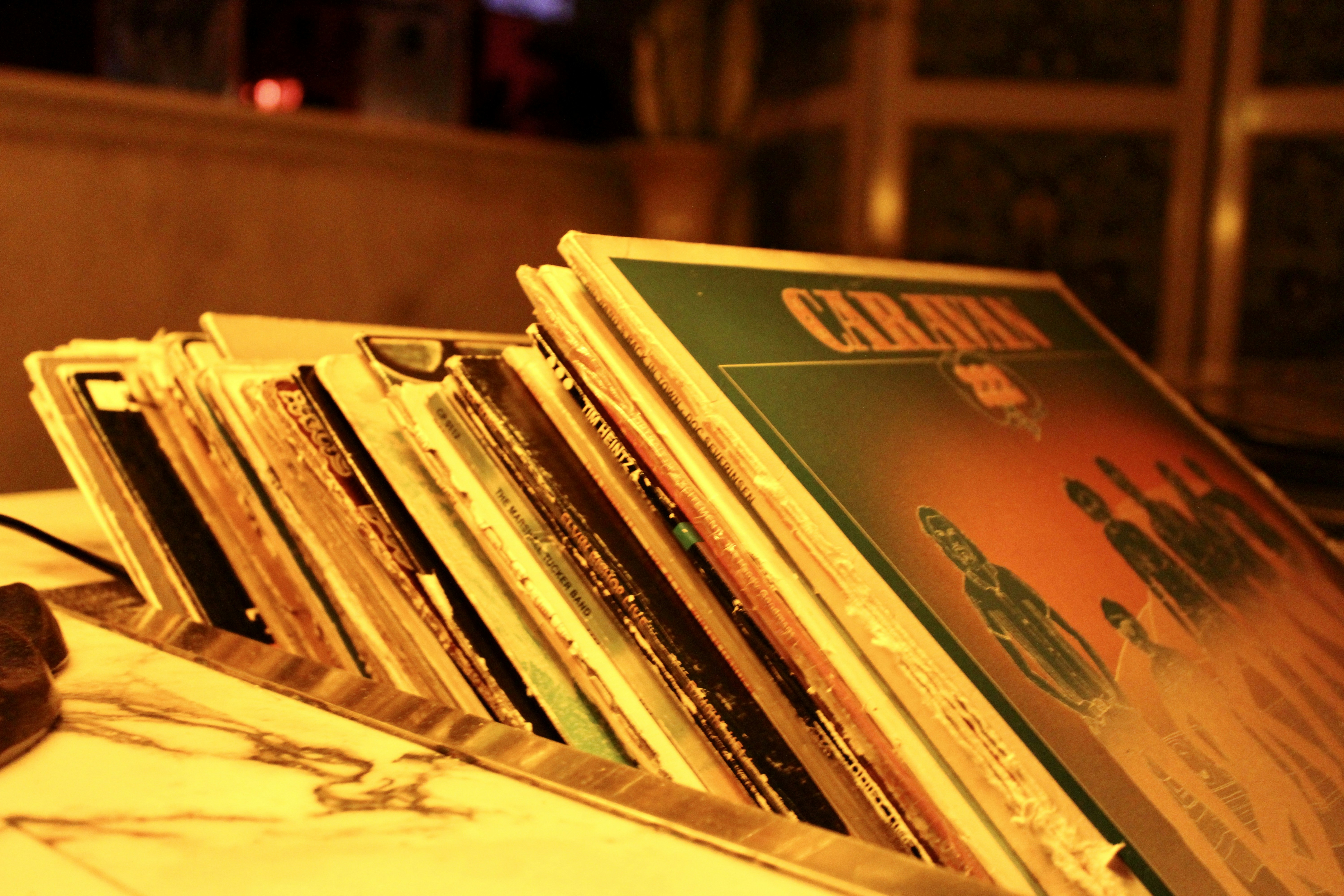 How to Run a Hybrid Book Club: Lessons from 2026’s Most Active Groups