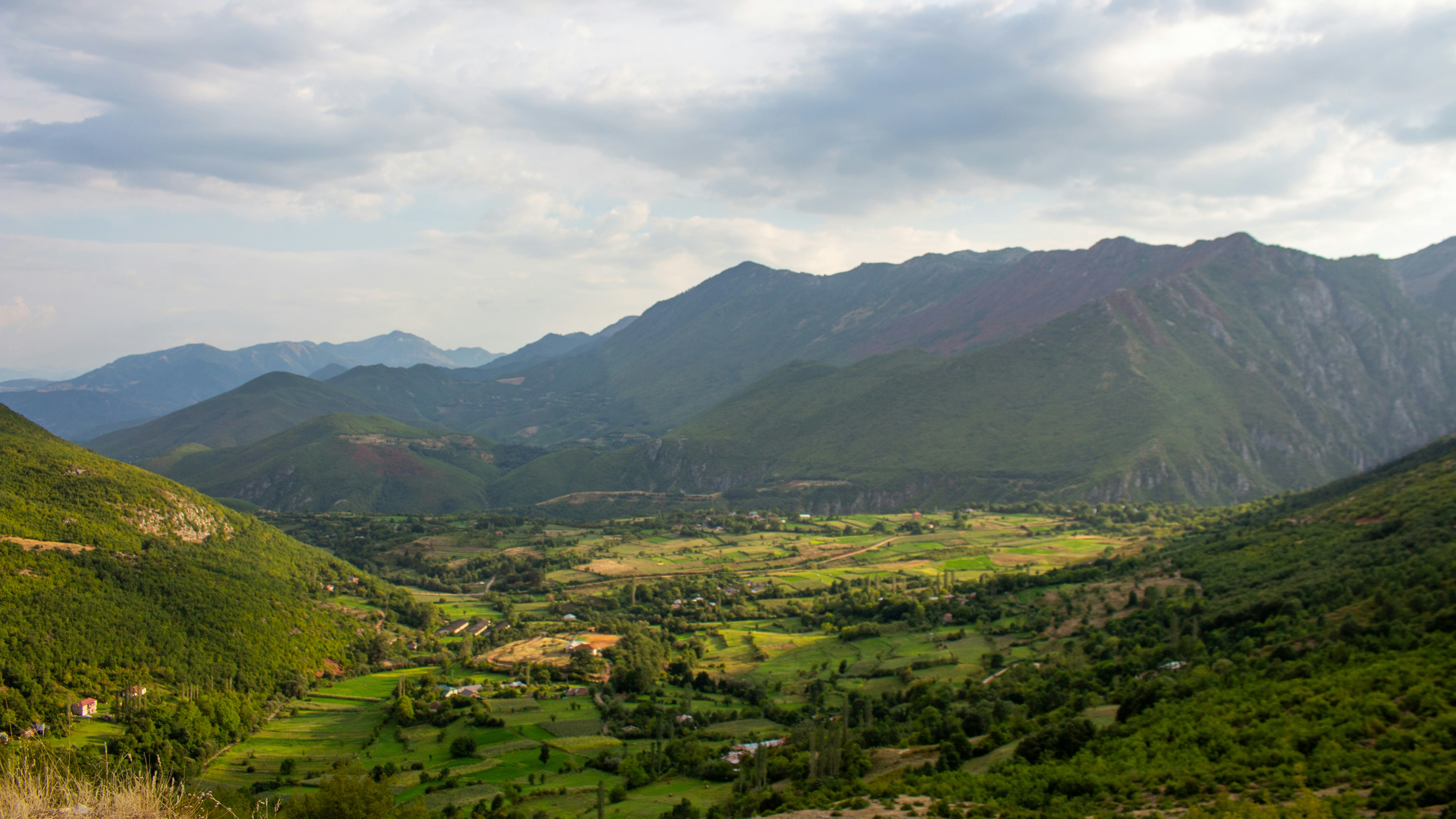 Photo by anikolleshi