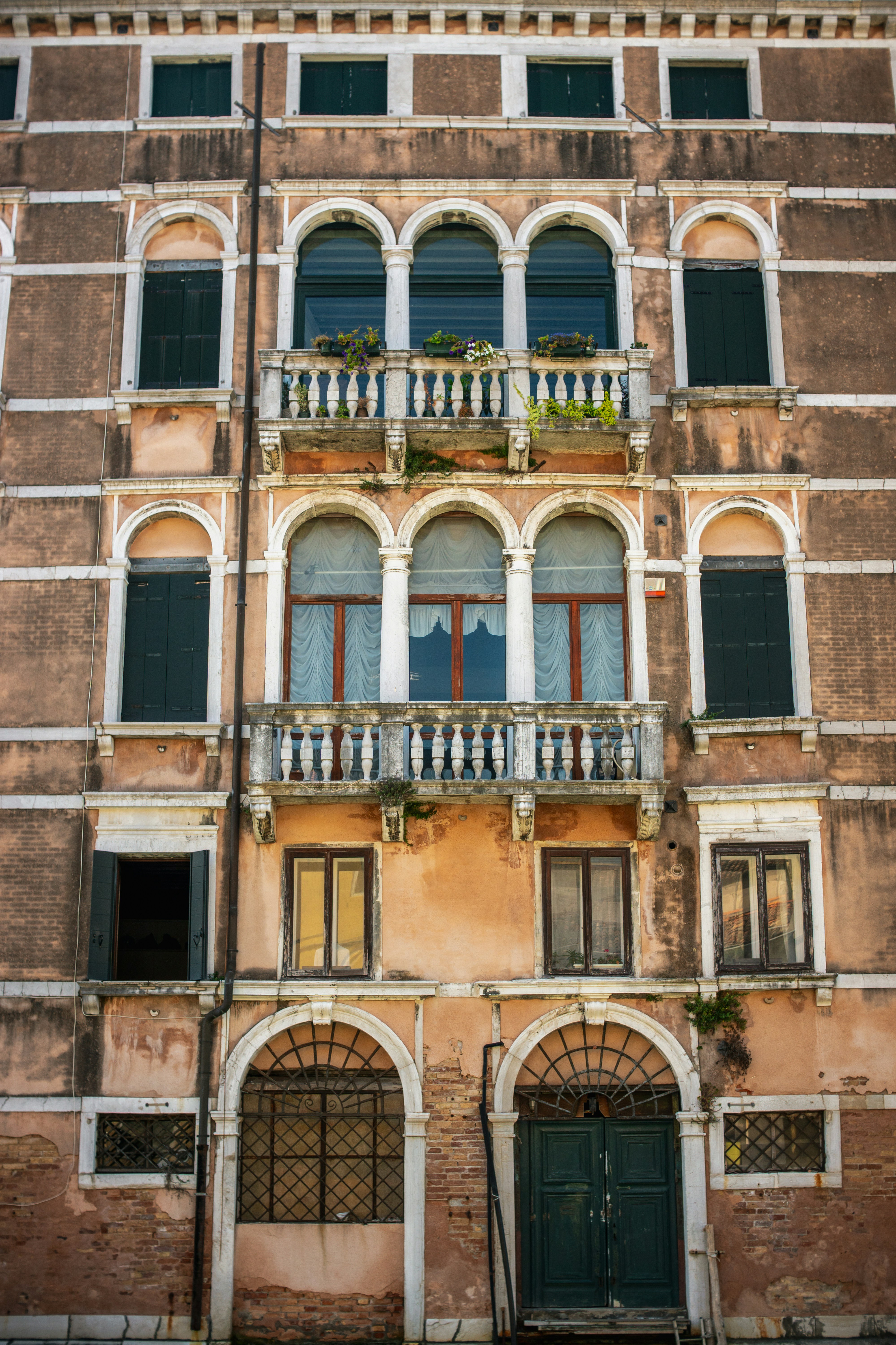 Photo by luxunderscore