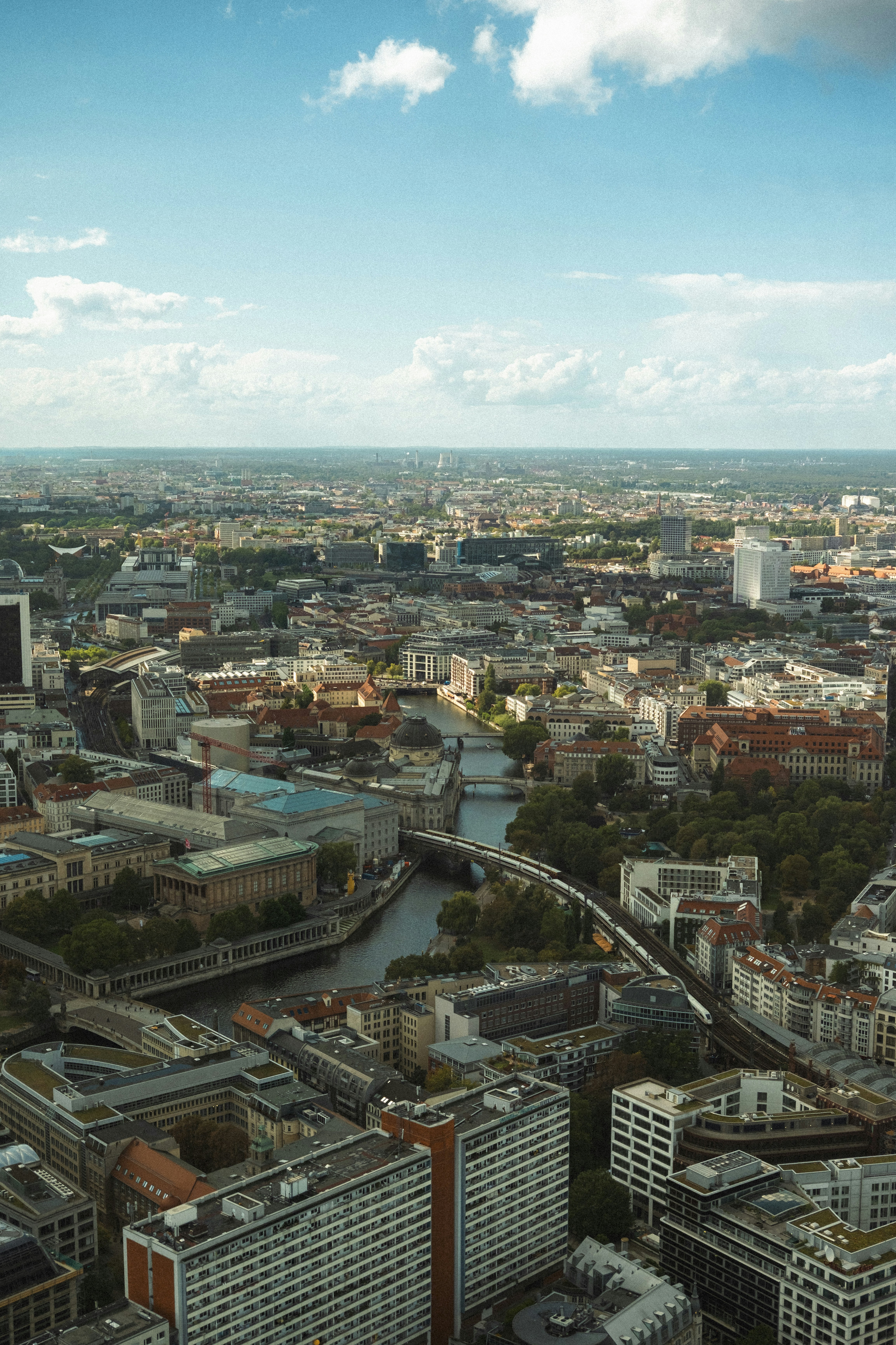 Photo by throughalekslens