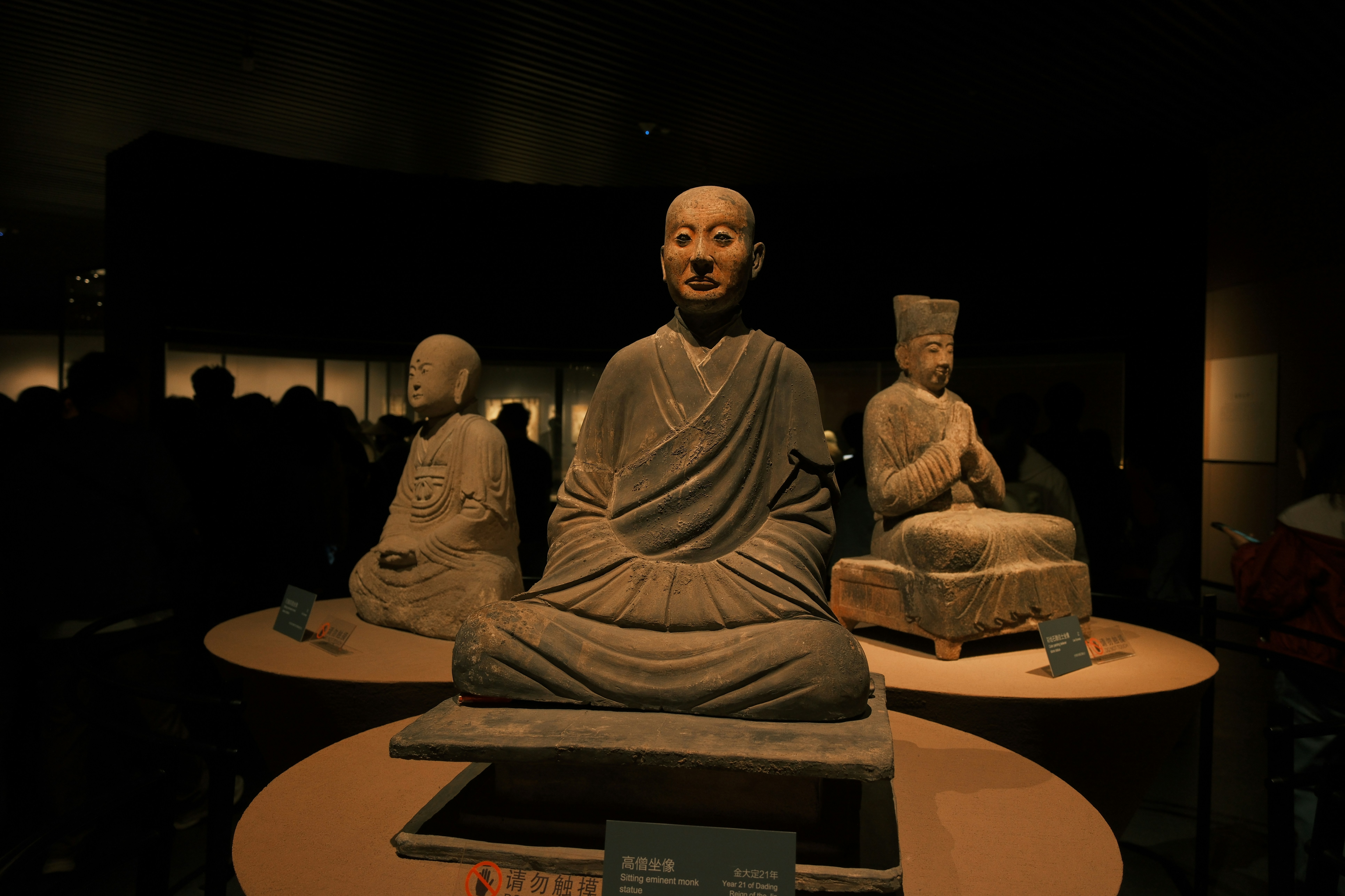 Tian Tan Buddha: Keagungan Patung Raksasa di Hong Kong