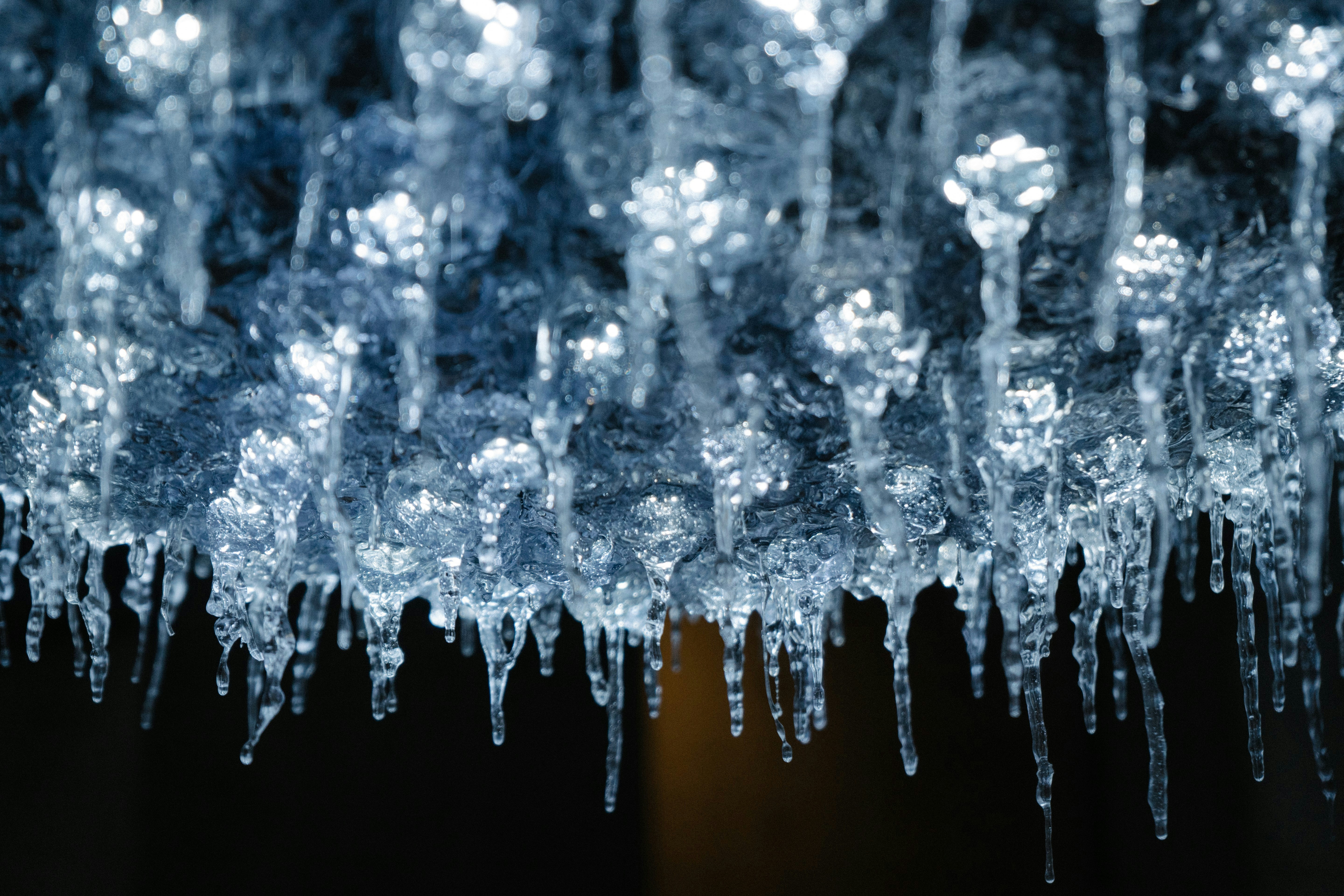 Installer Playbook: Using Micro‑Store & Kiosk Installations to Distribute Samples (2026)