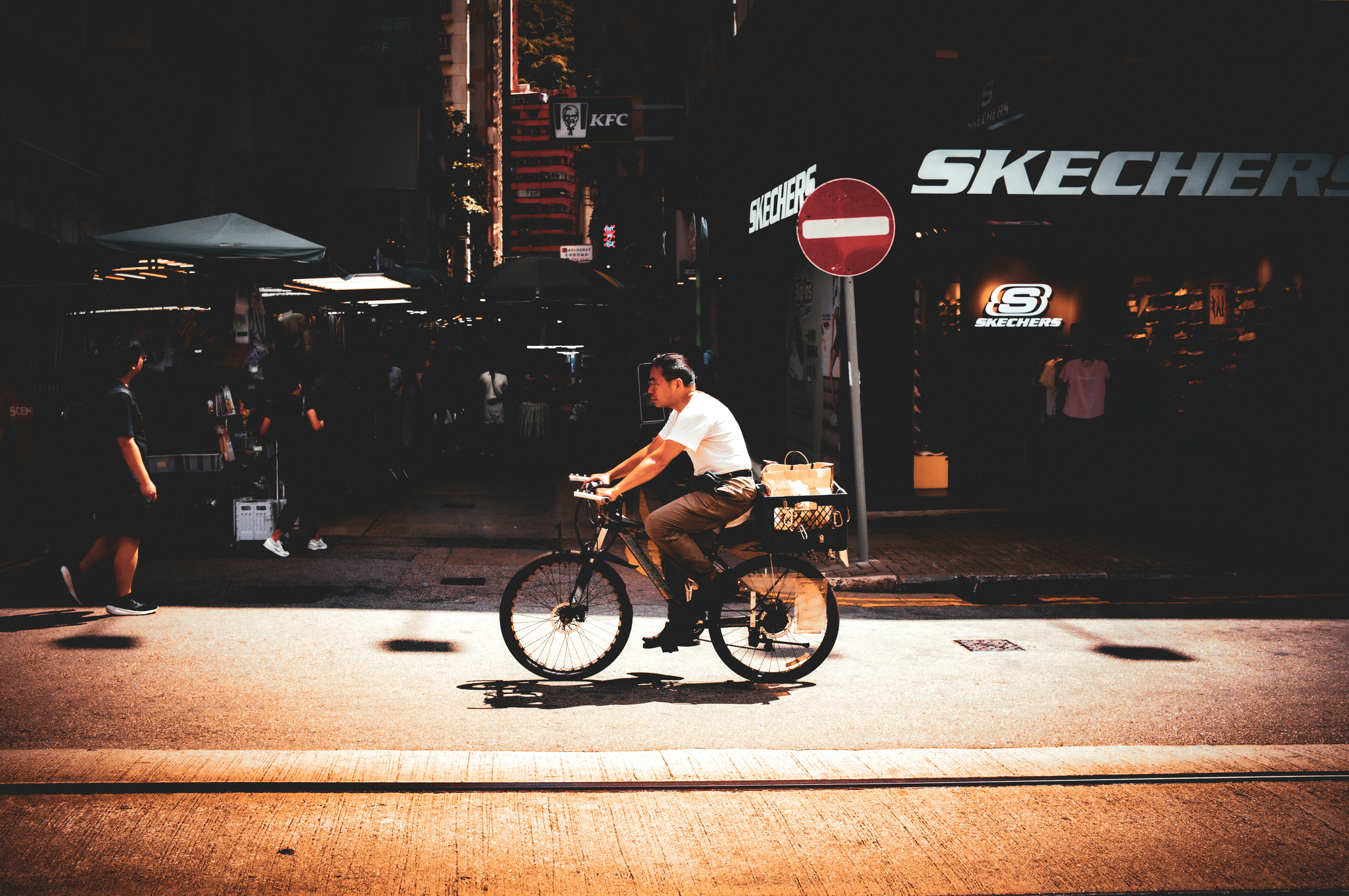 Photo by framethestreets