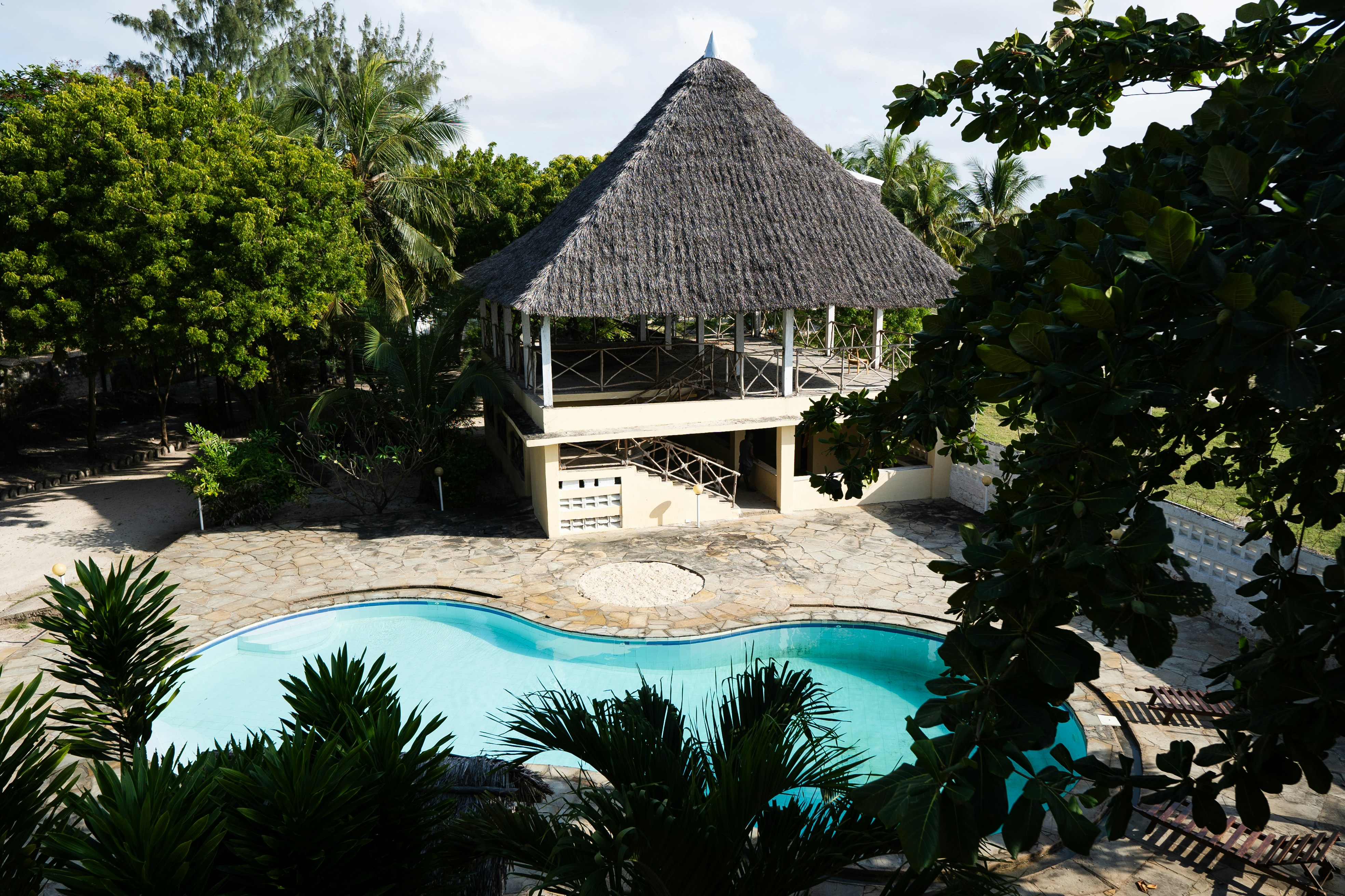 private poolside cabanas - apartment rooftop pool