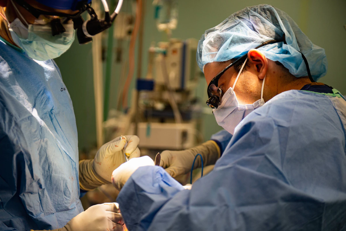 Robotic joint replacement surgery