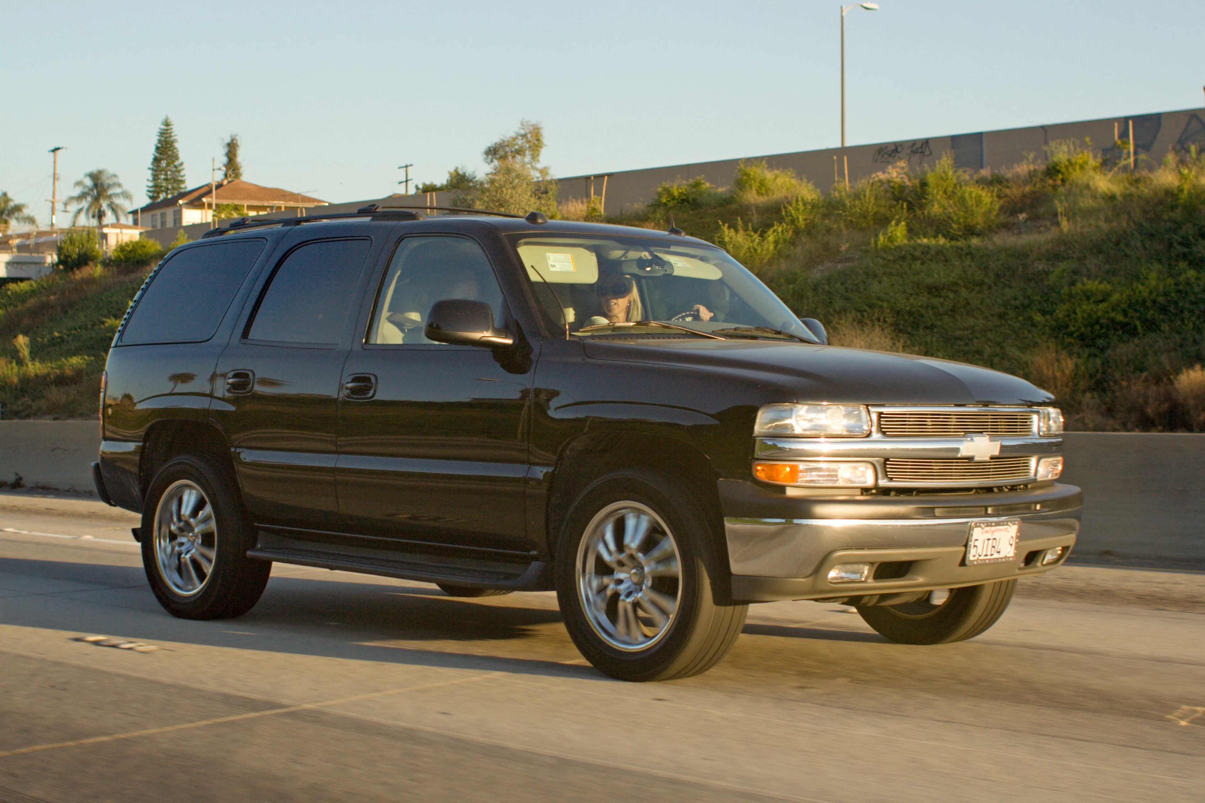 Chevrolet Suburban — exterior