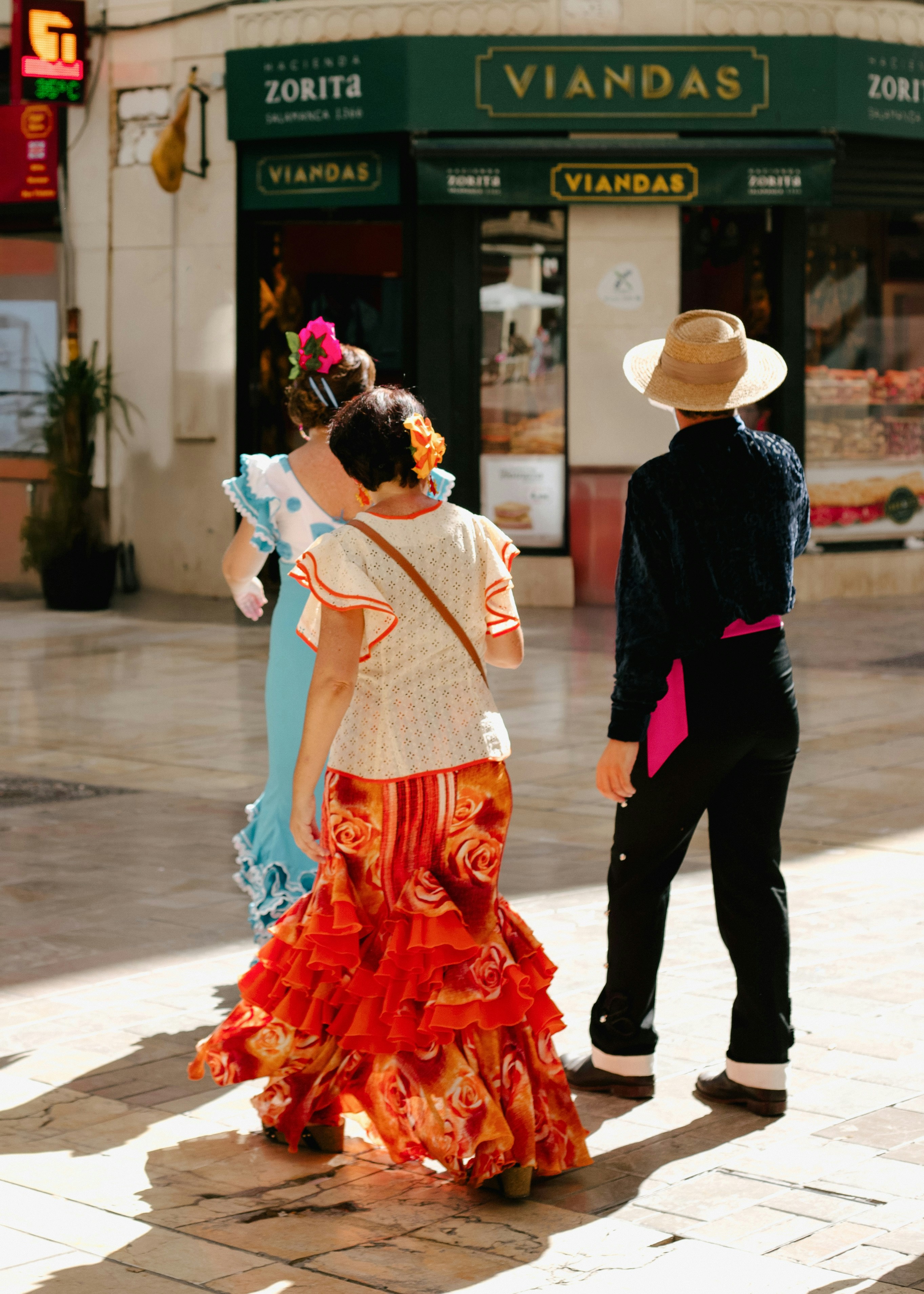 Spanish Dining Culture: Mastering Meal Times and Table Manners
