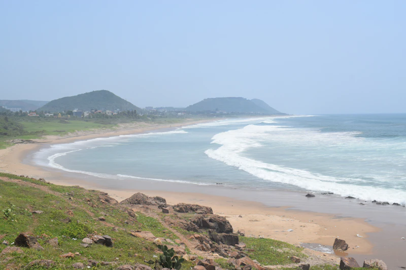 Best Family Beaches Near Halebidu: Calm Water, Shade, and No Nasty Surprises