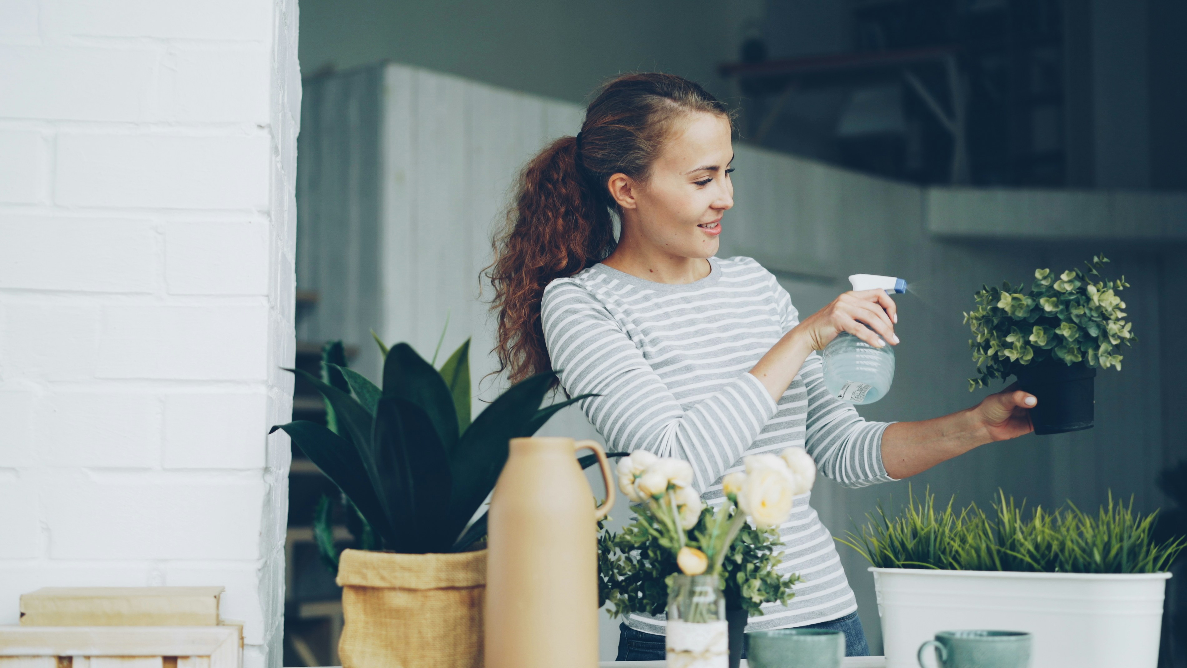 Why Keeping Fresh Flowers at Home Might Be the Wellness Habit You've Been Missing