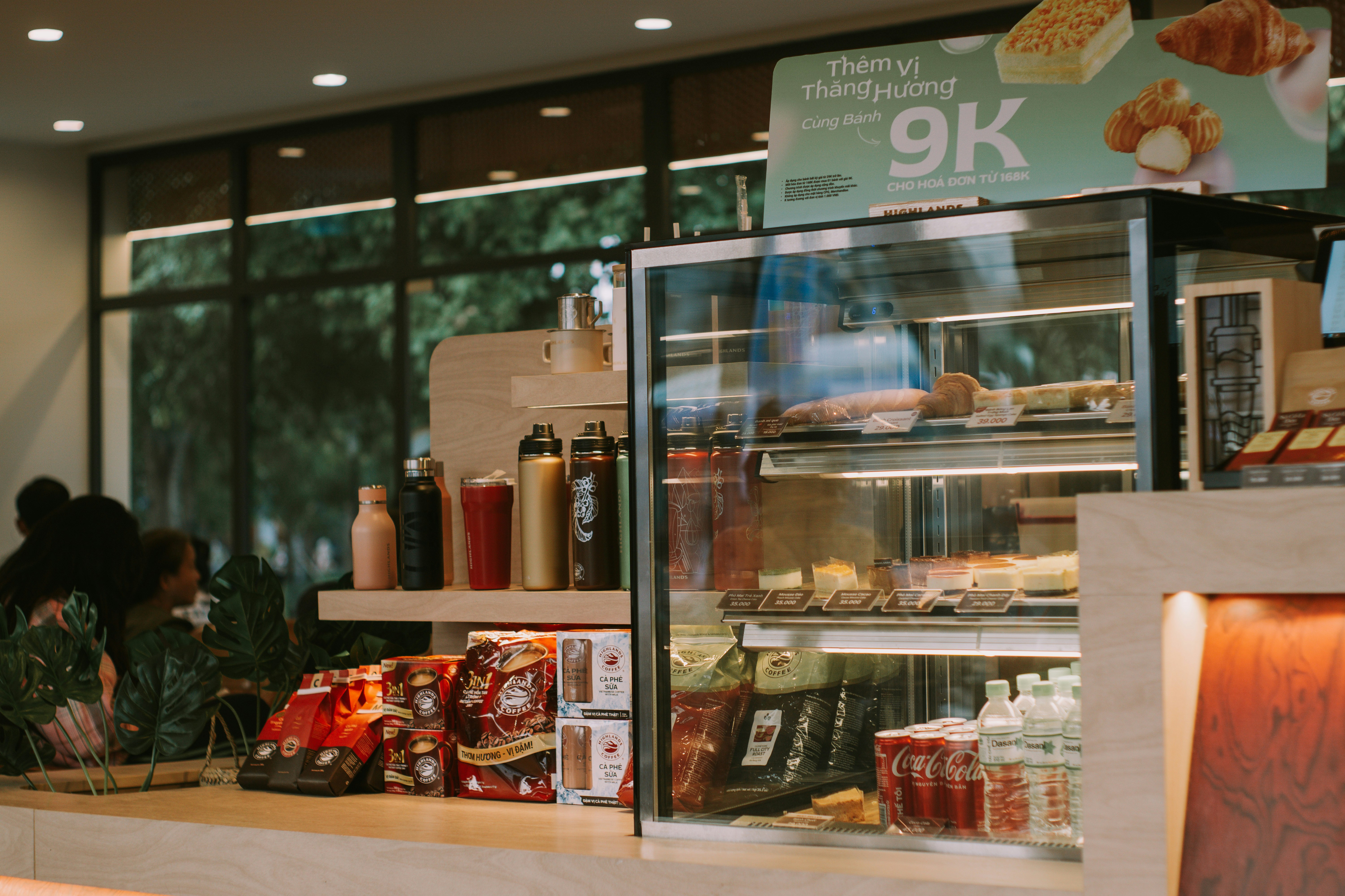 Bakery counter display