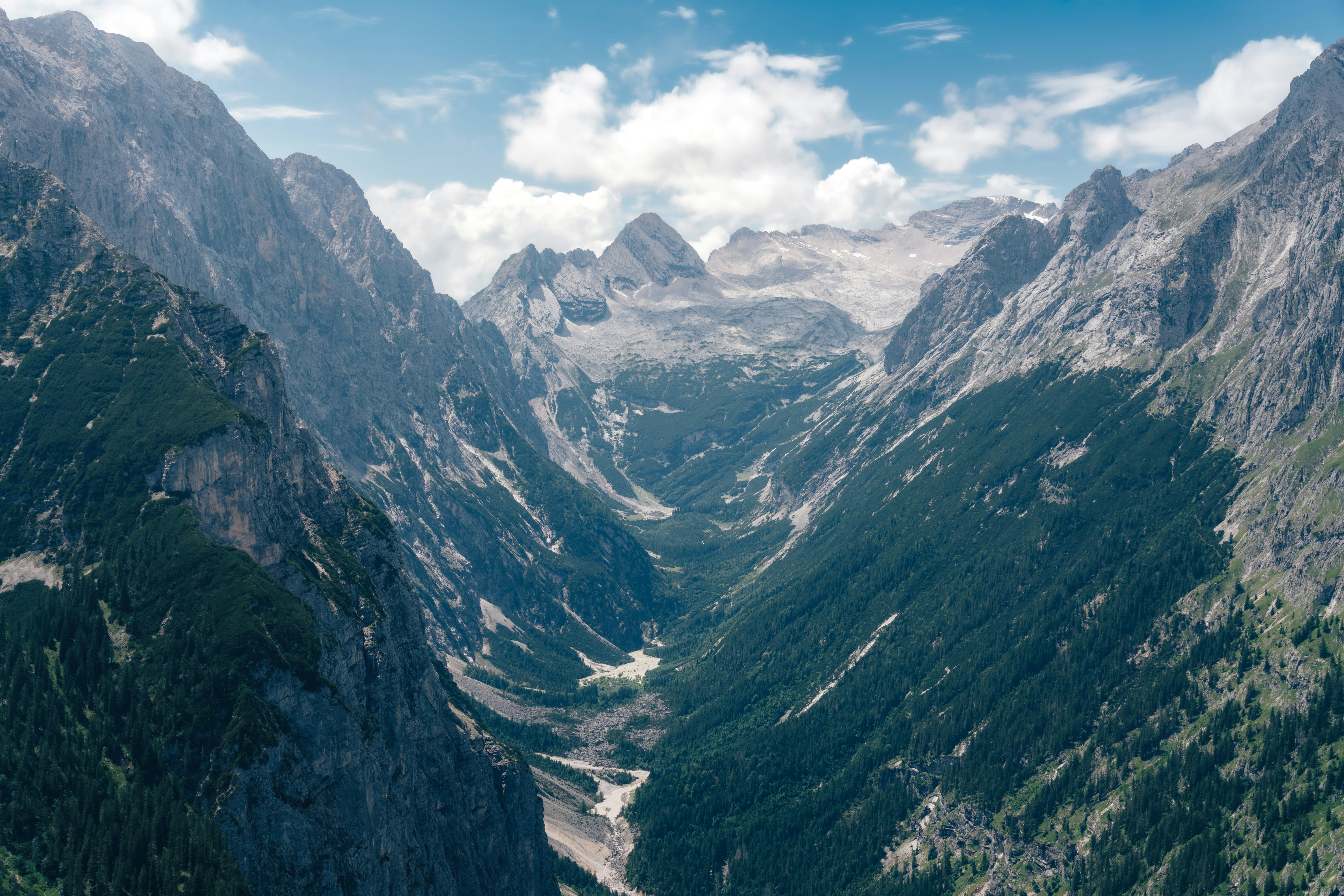 Photo by danielsessler